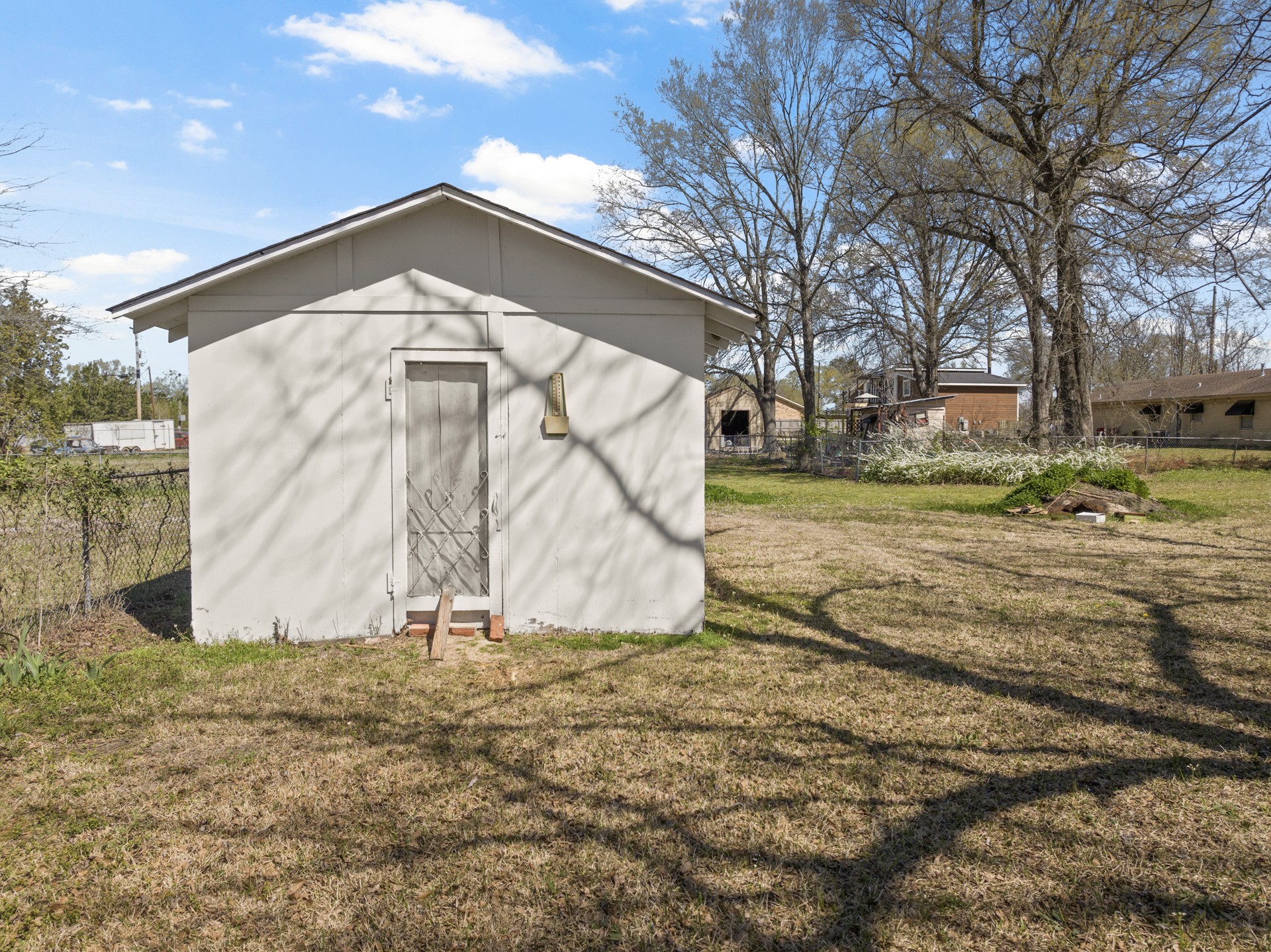 609 E Main