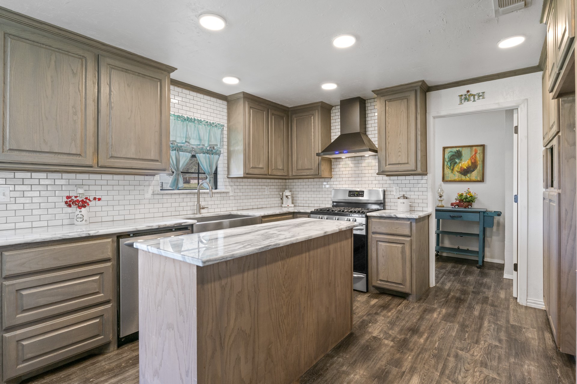 711 Walnut Street