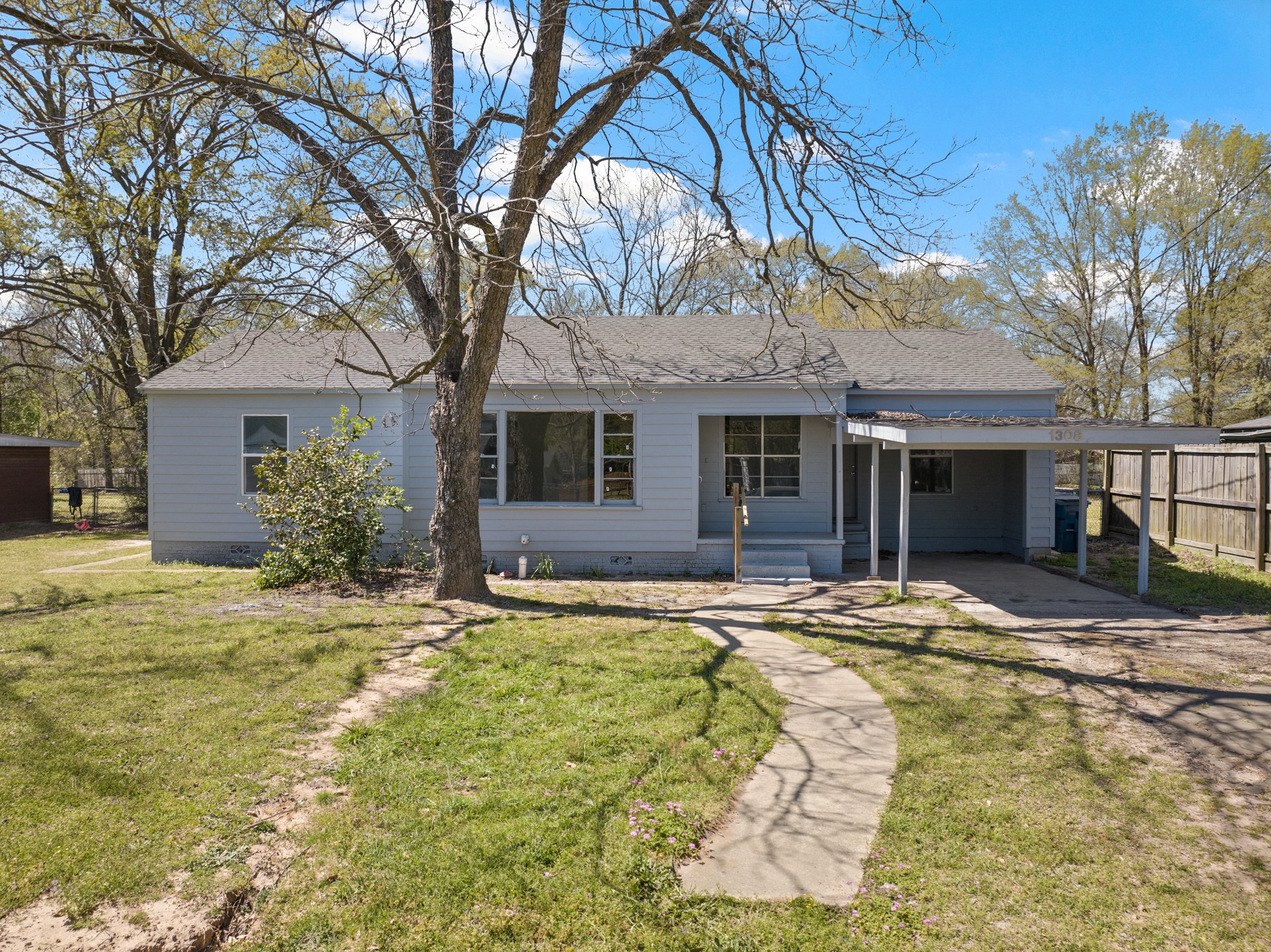 1308 Stephens Avenue