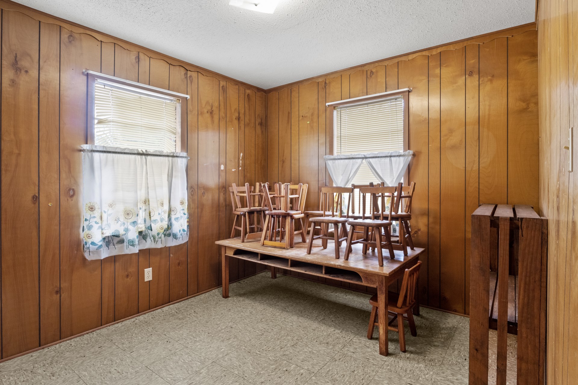 27967 Texas Highway 77 W