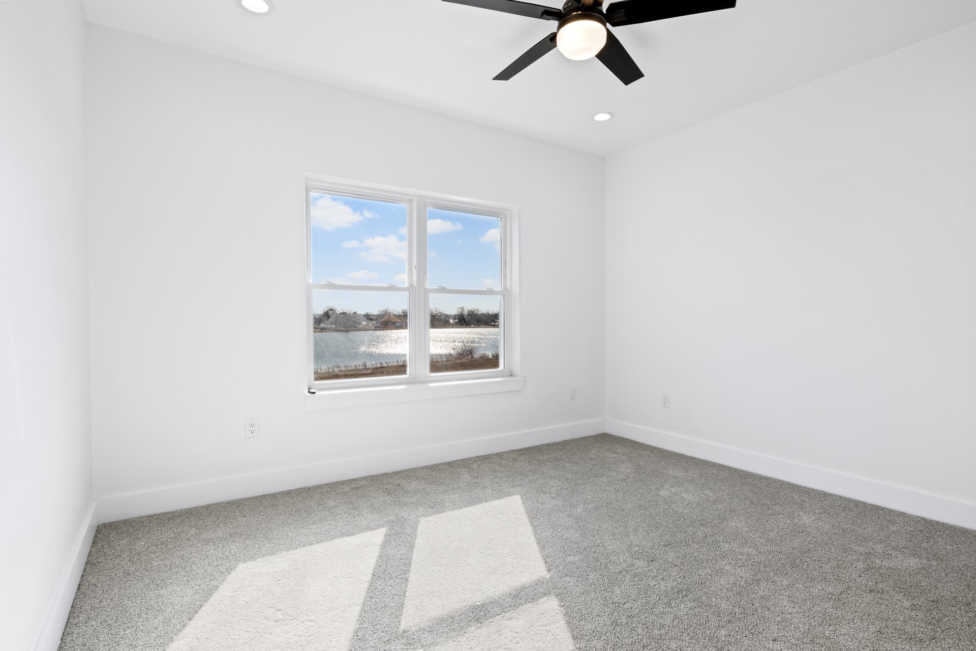 126 Private Road 2712
