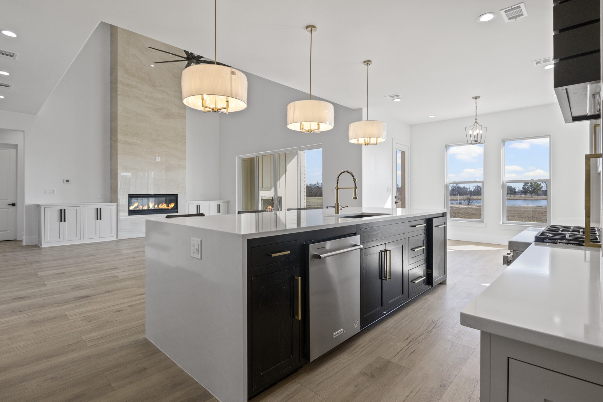 126 Private Road 2712