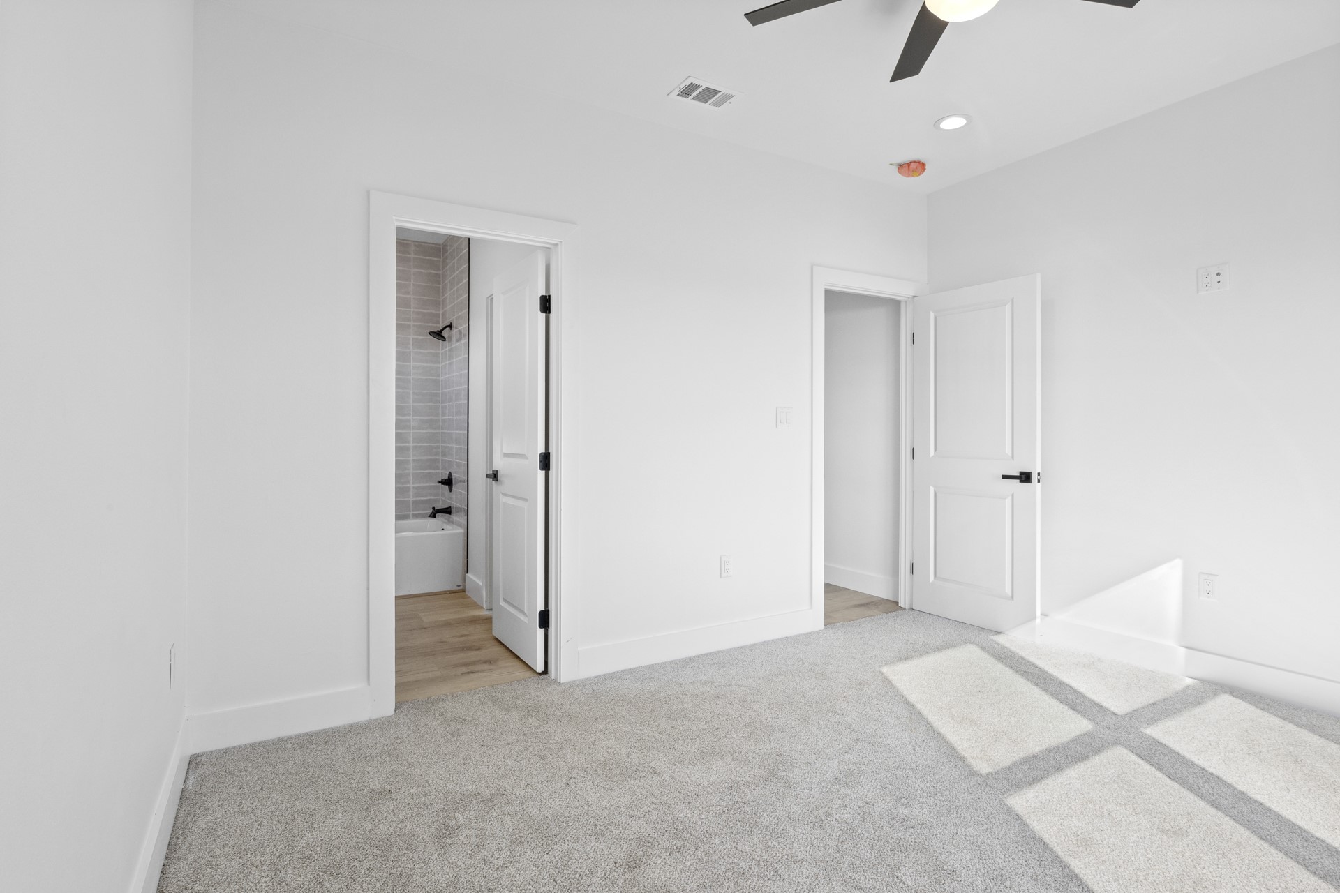126 Private Road 2712
