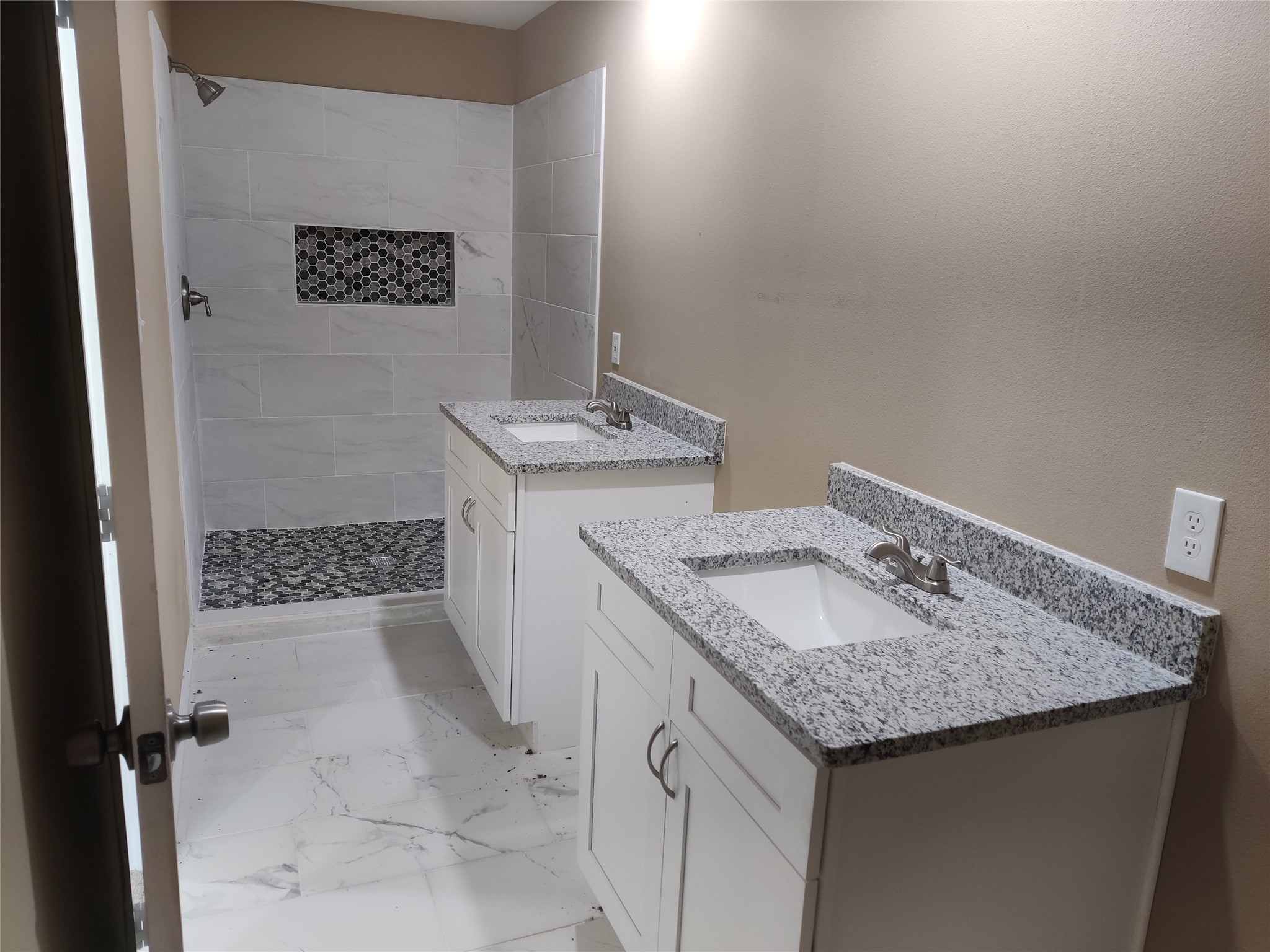 208 Lenox