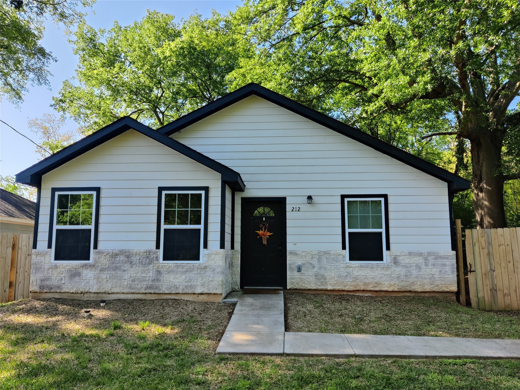 212 Lenox