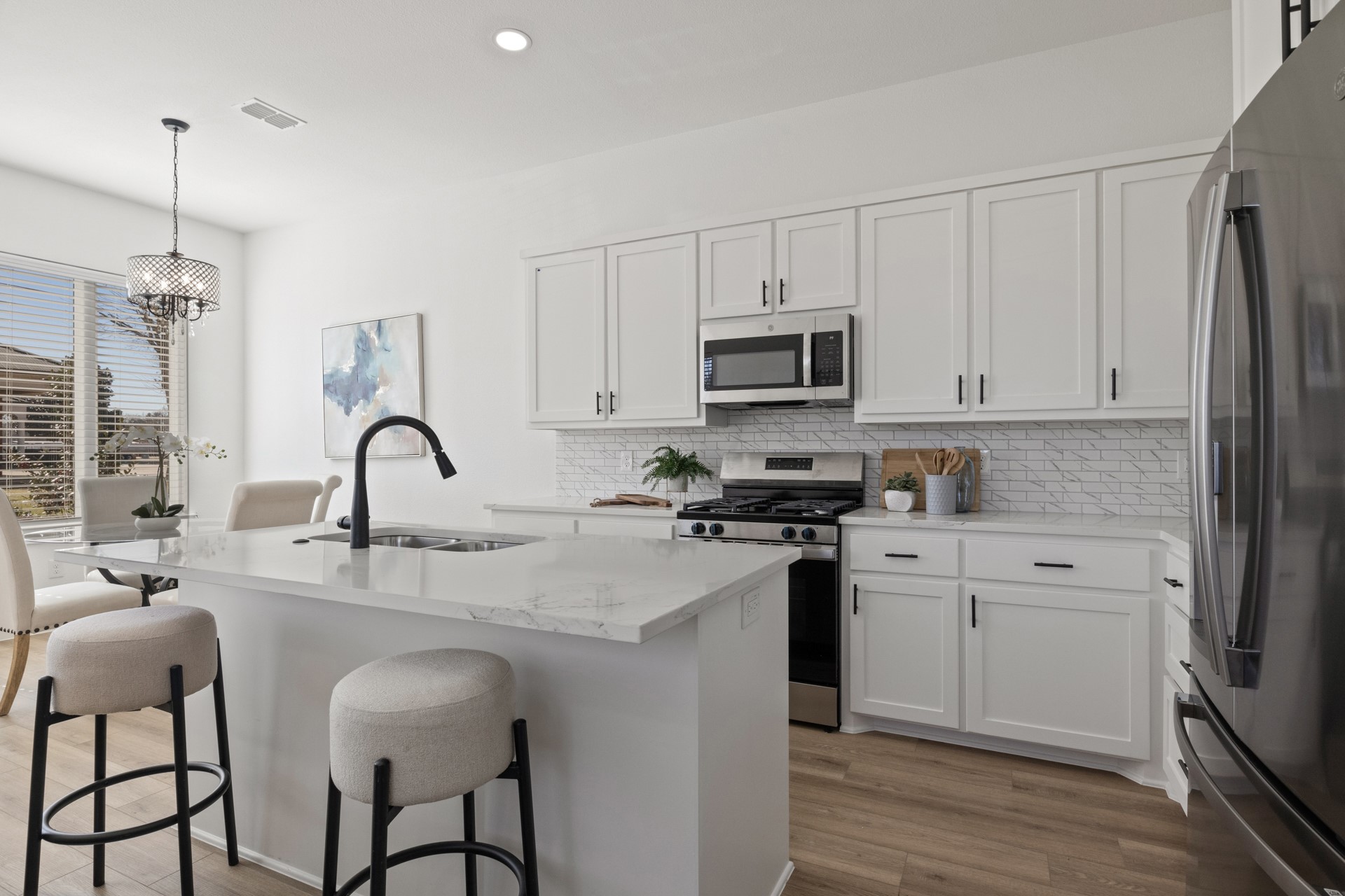 172 W 17th