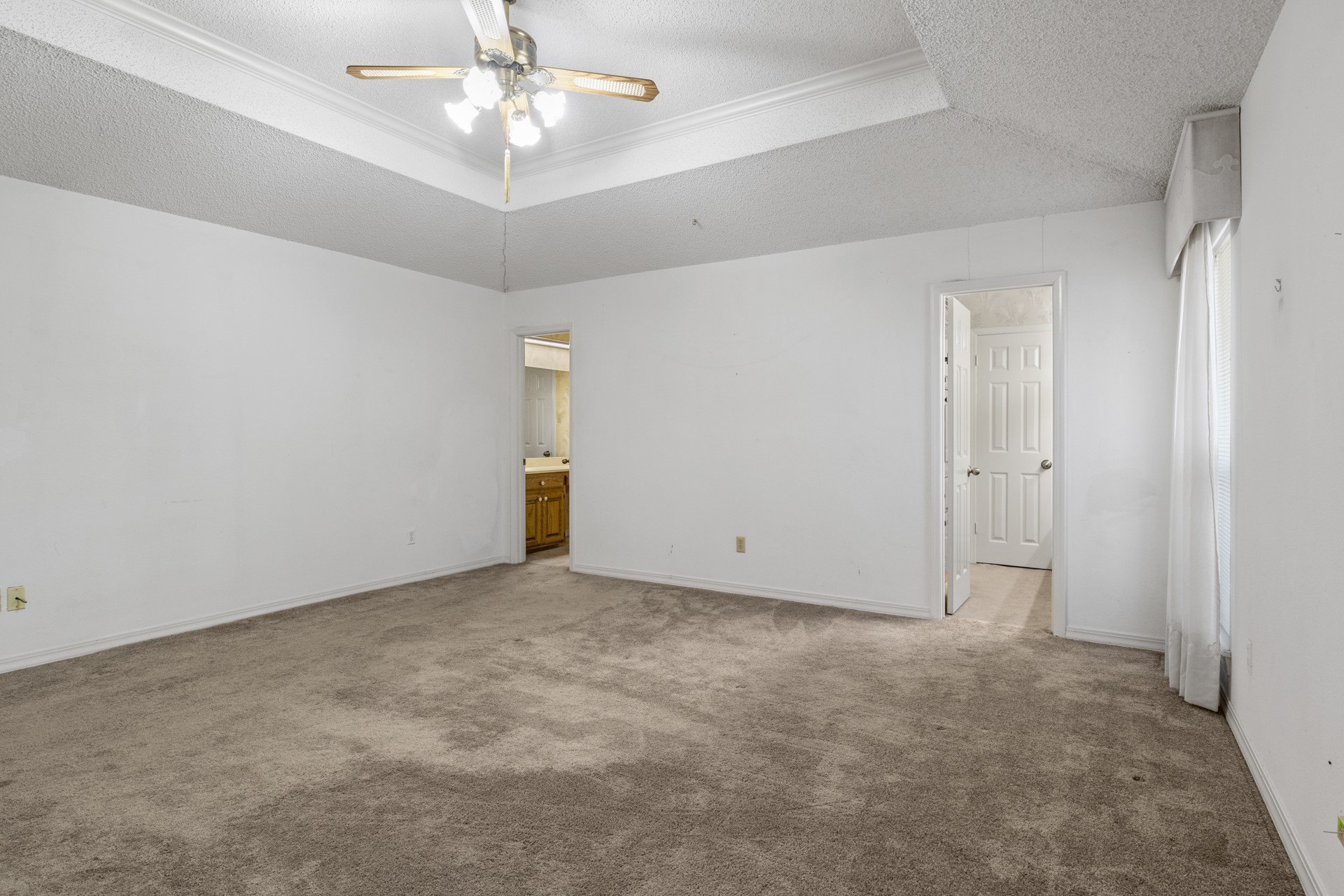 2404 Matthew Dr