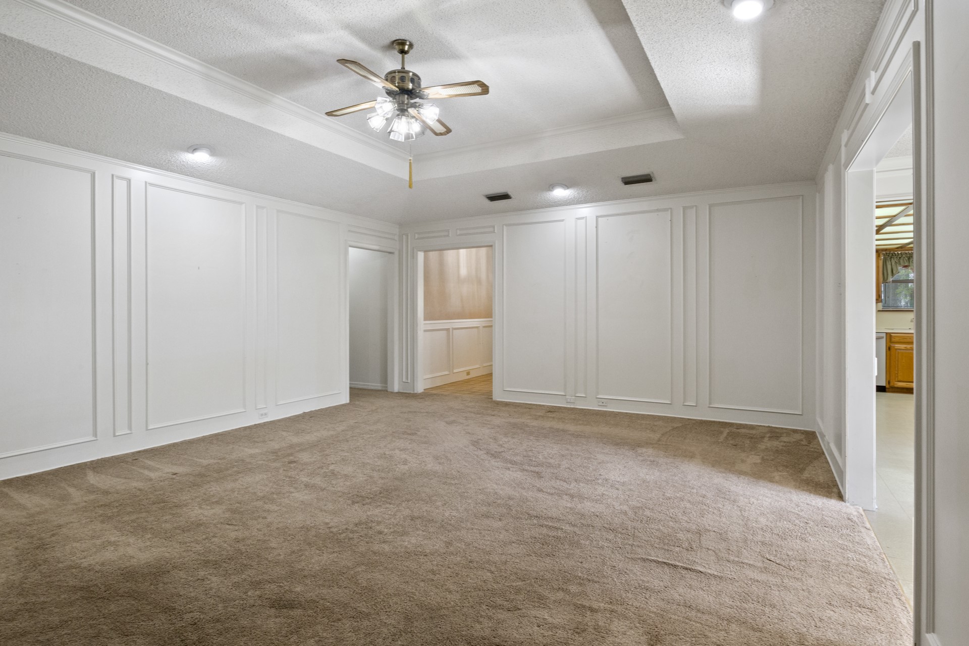 2404 Matthew Dr