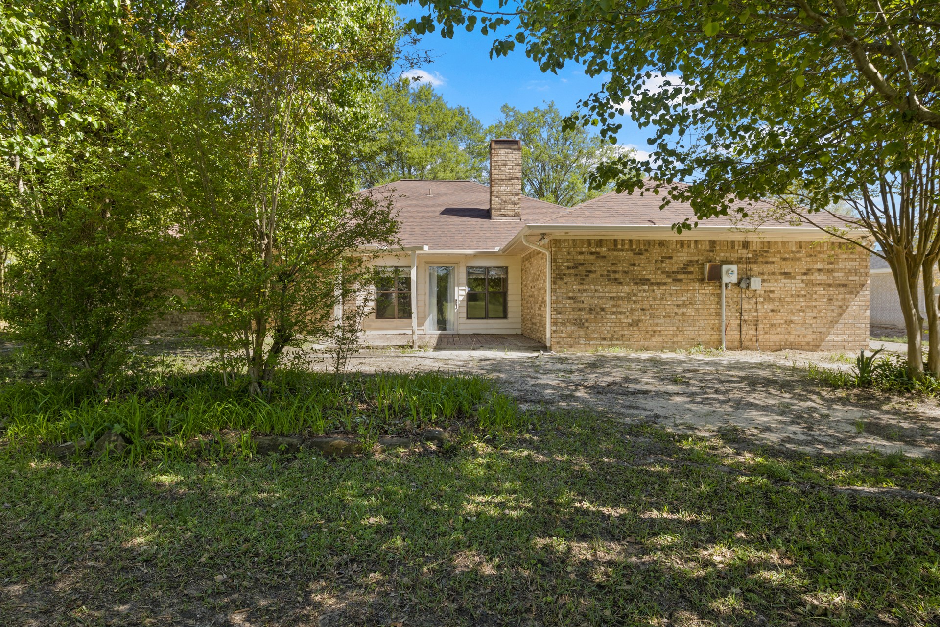 2404 Matthew Dr
