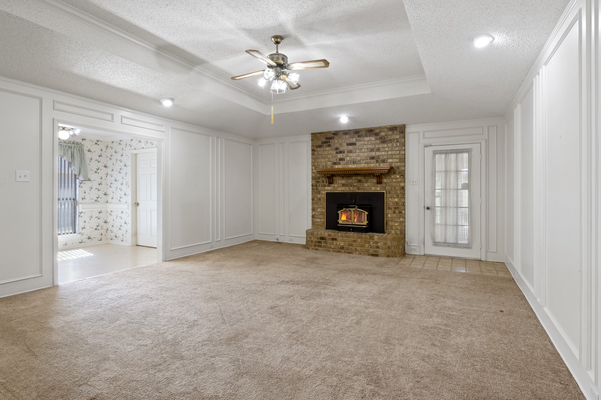 2404 Matthew Dr