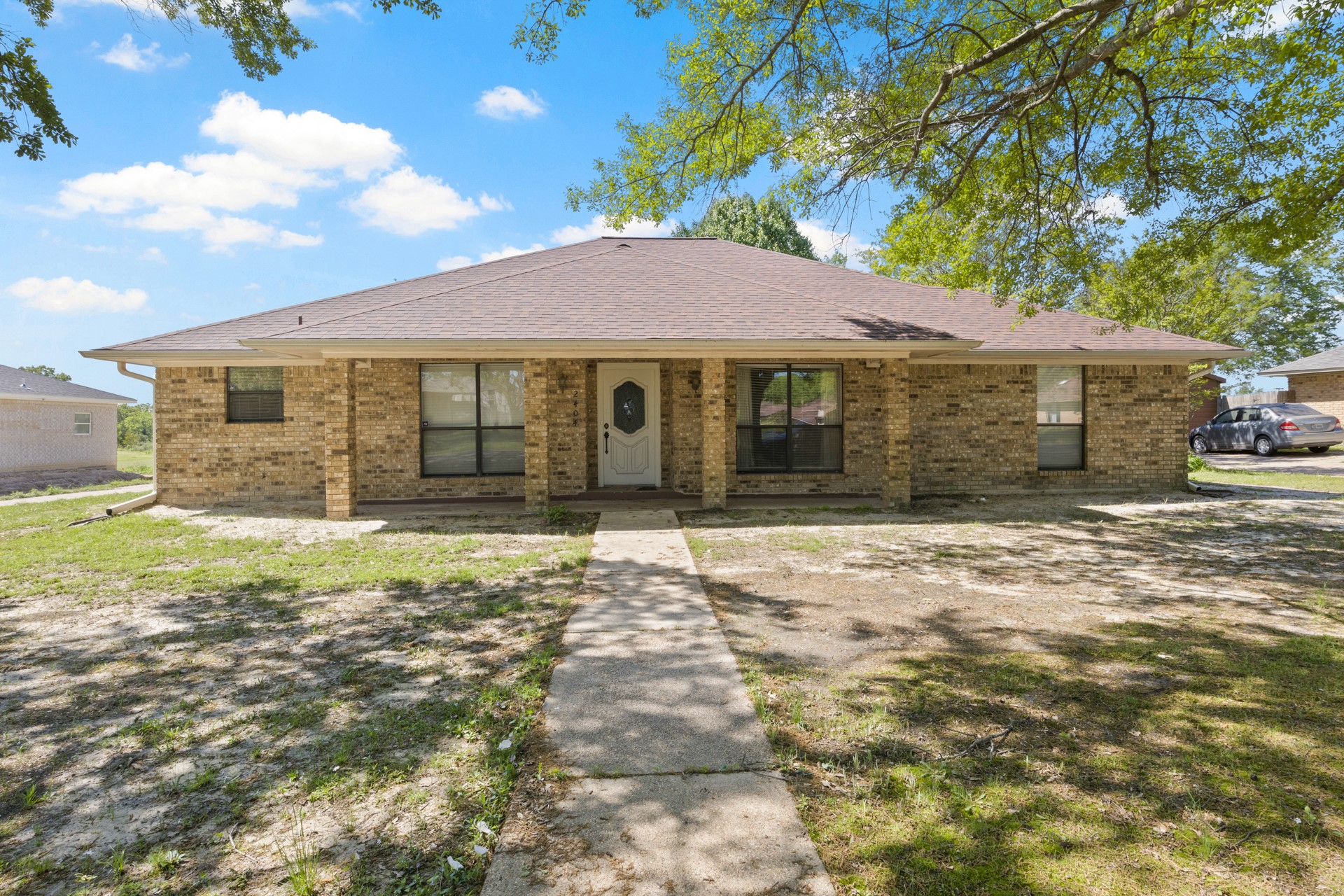 2404 Matthew Dr