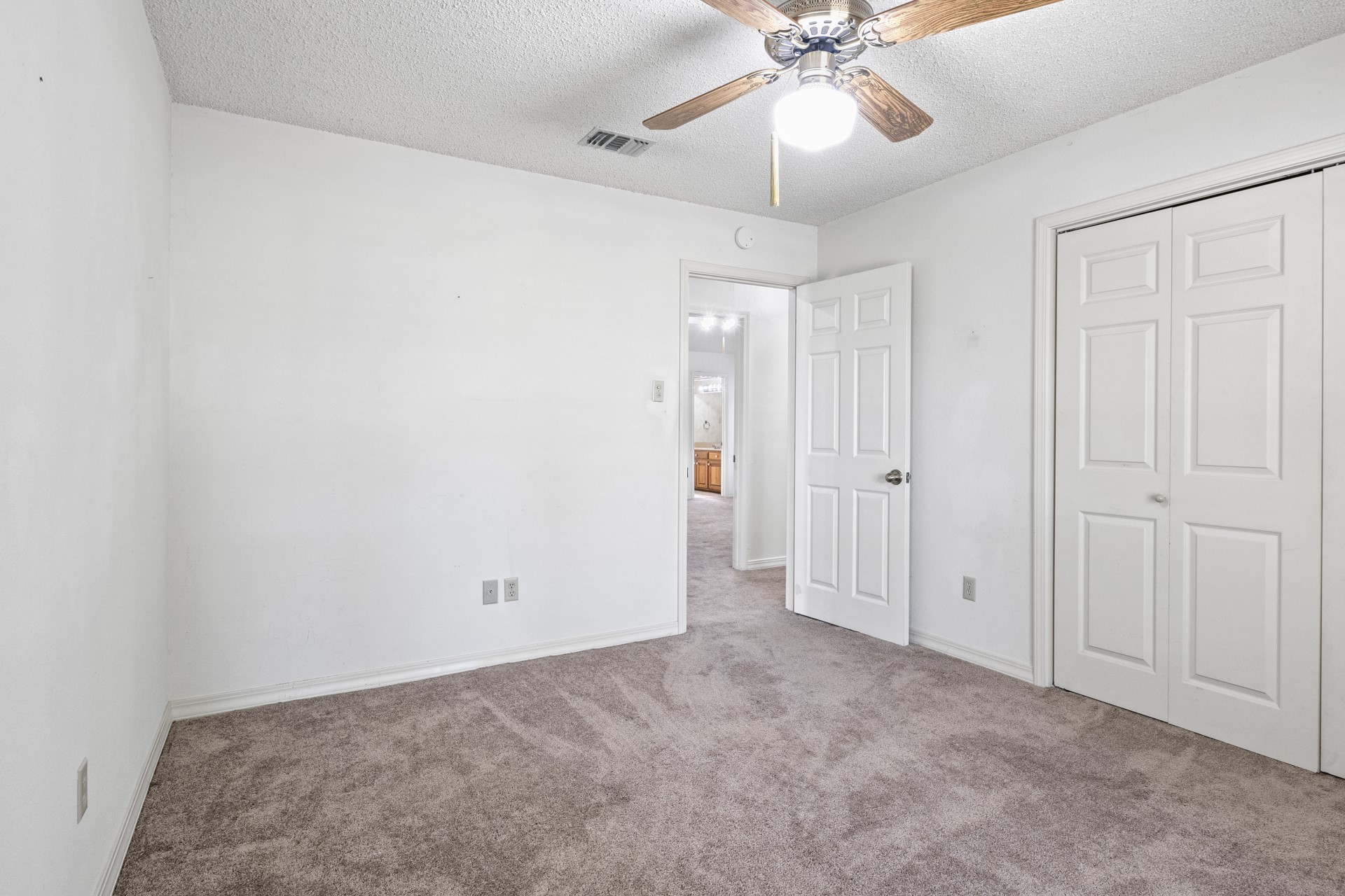 2404 Matthew Dr