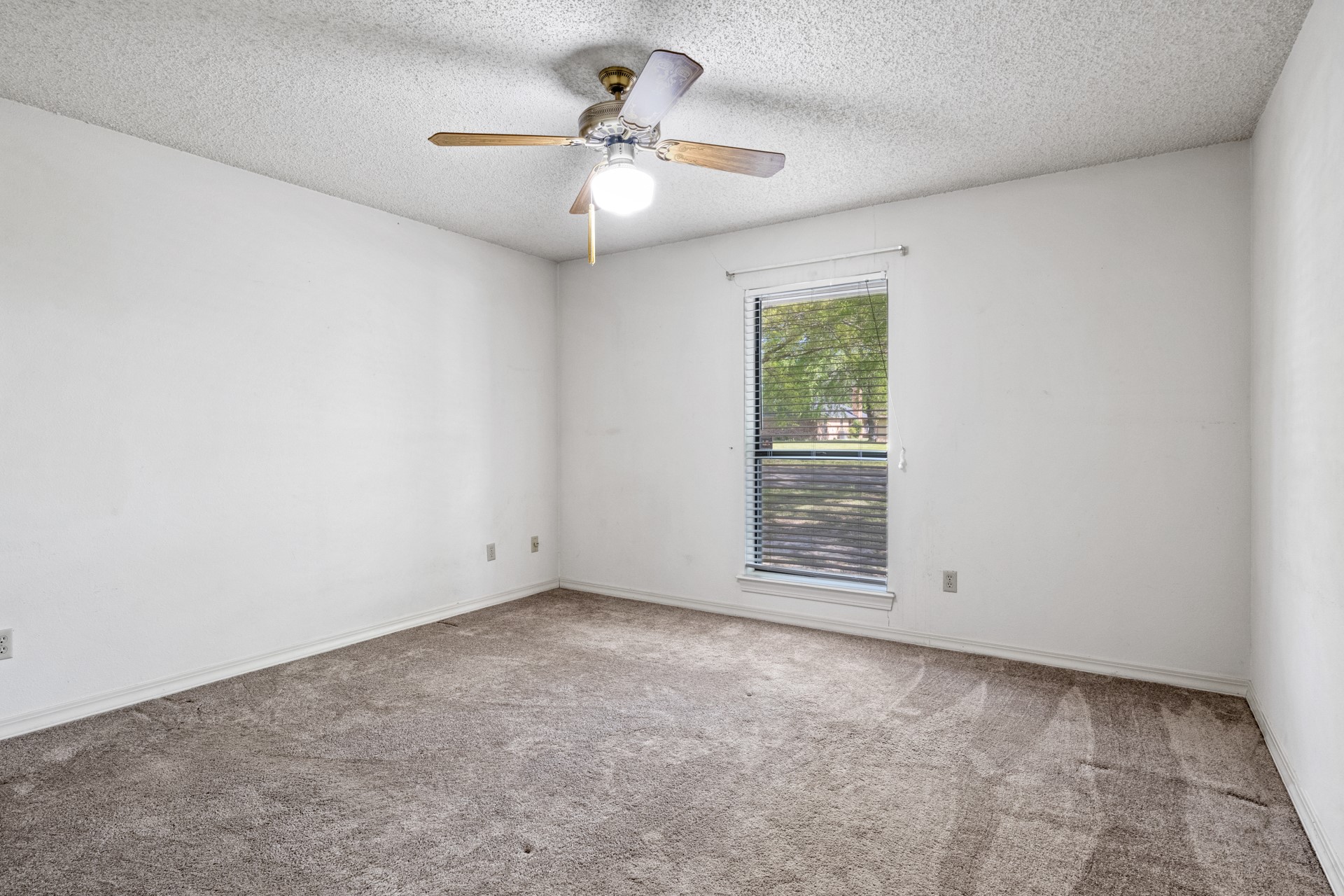 2404 Matthew Dr