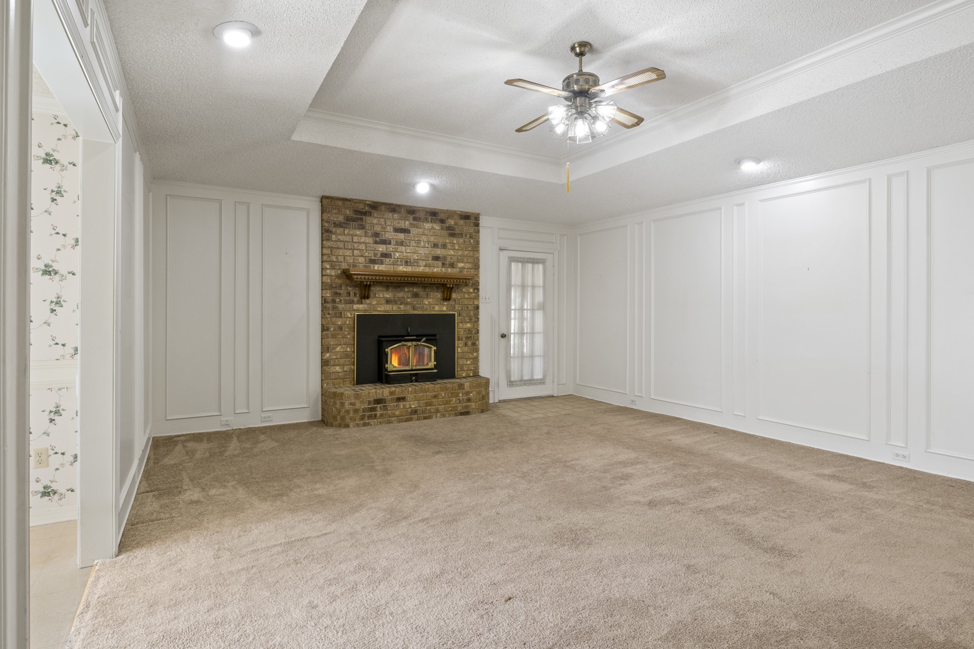 2404 Matthew Dr