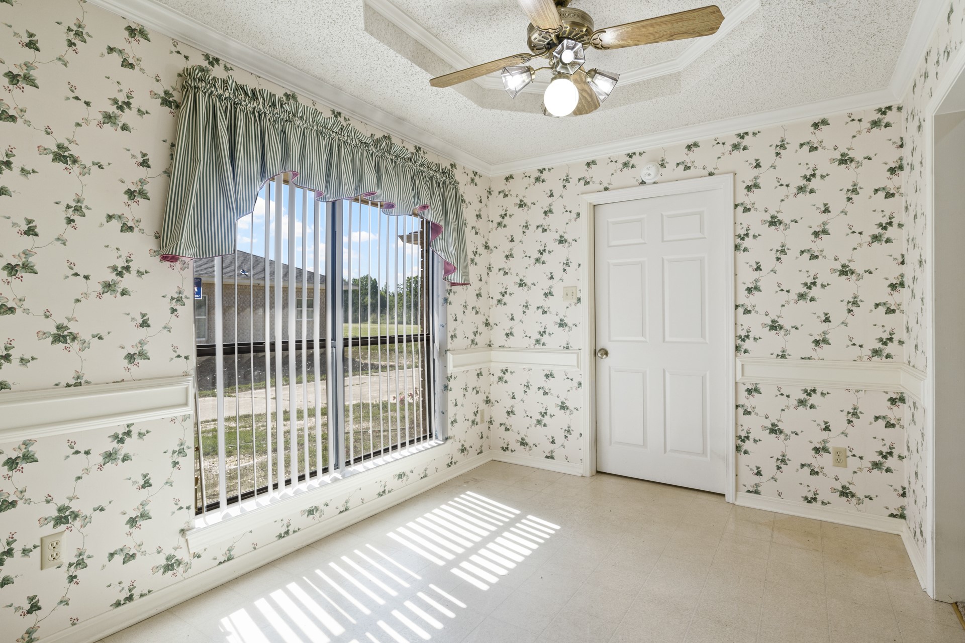 2404 Matthew Dr