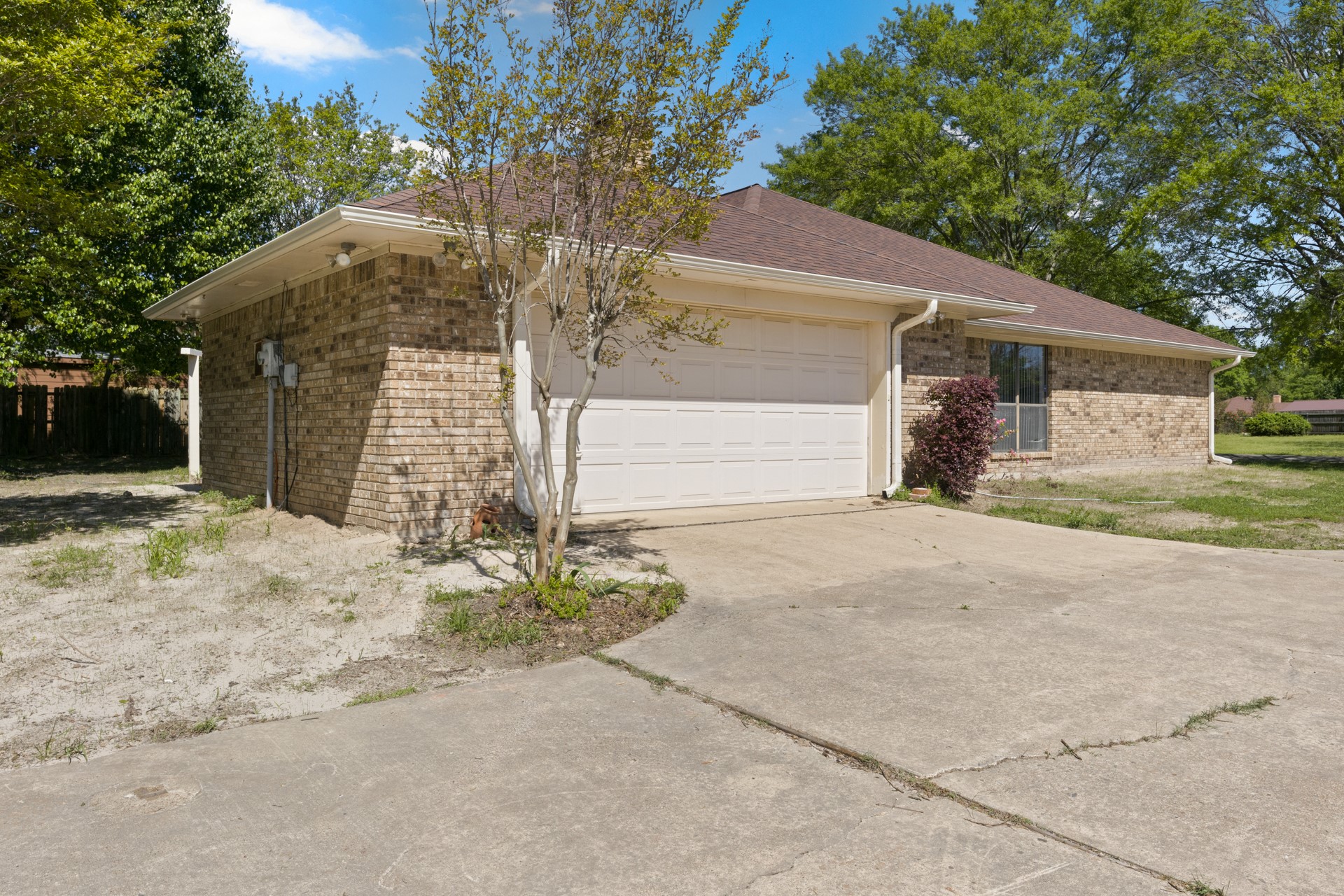 2404 Matthew Dr