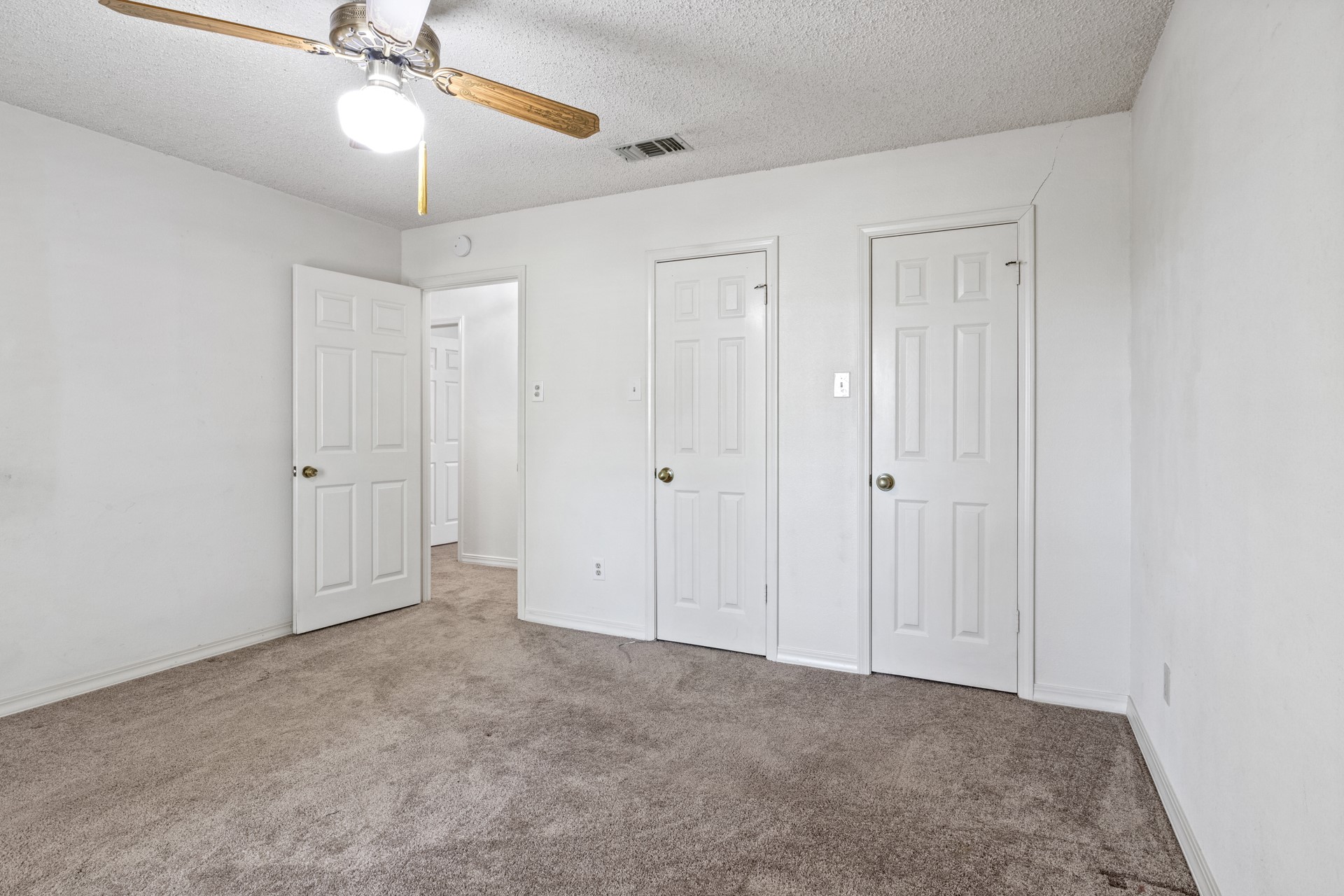 2404 Matthew Dr