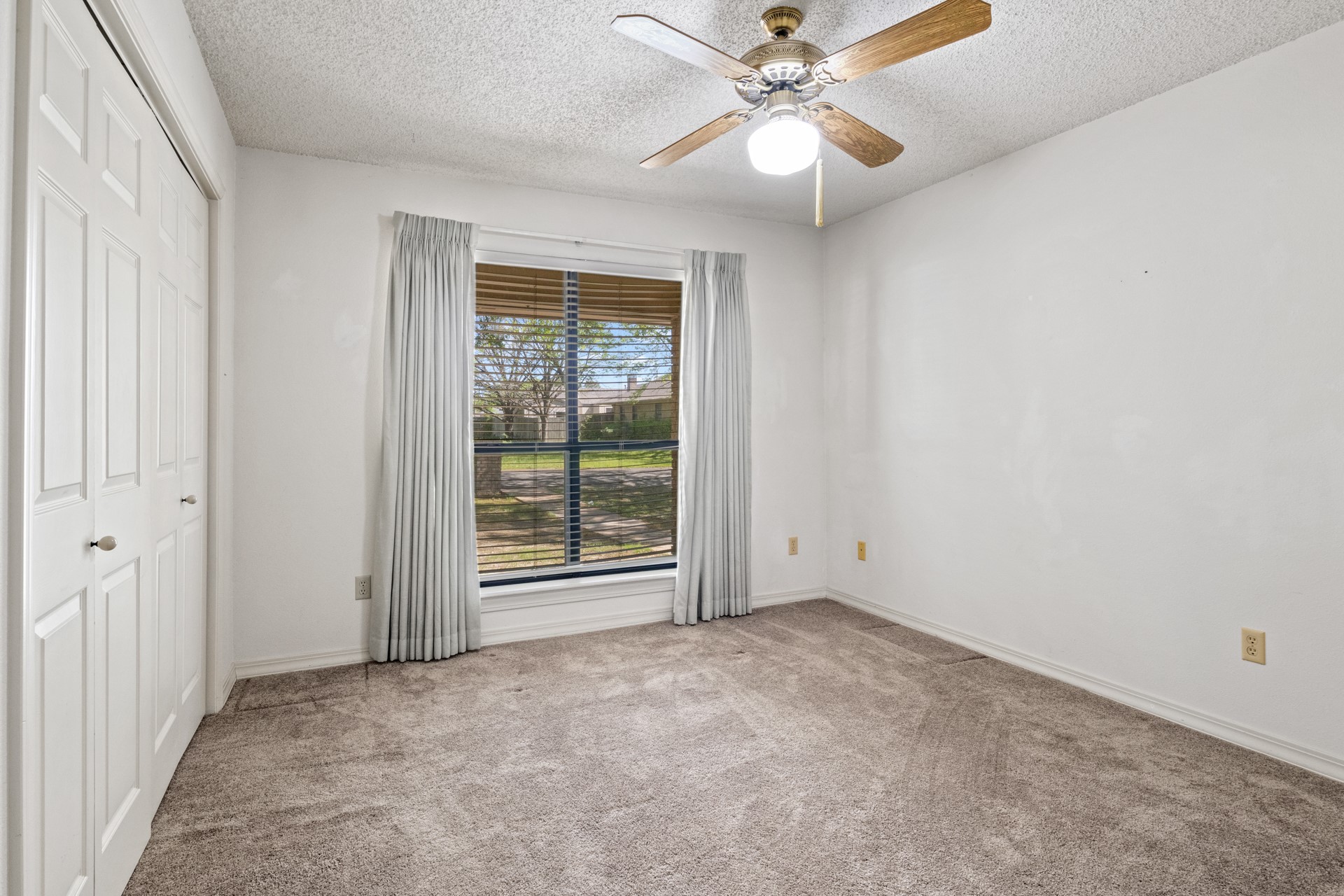 2404 Matthew Dr