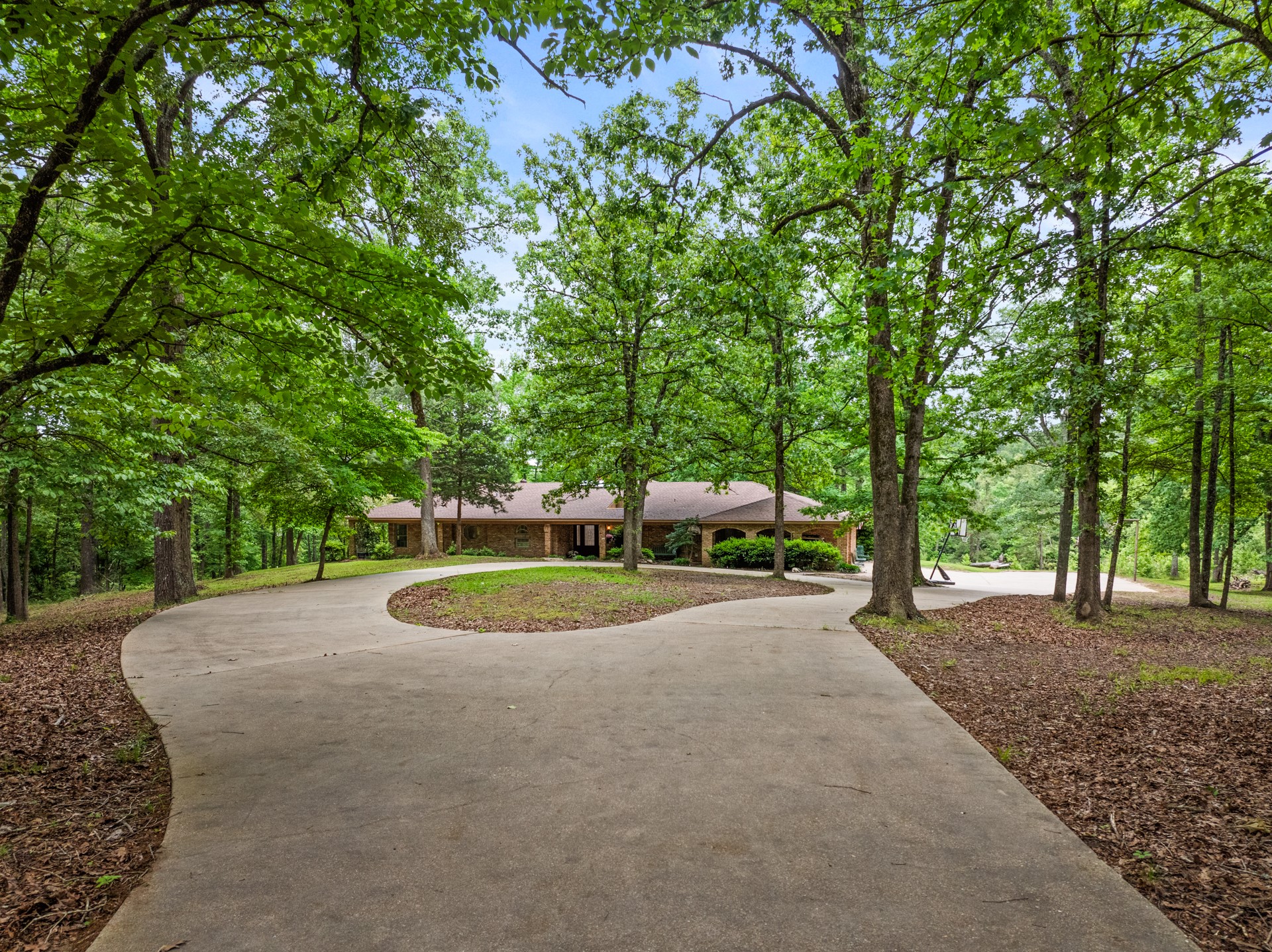 351 Private Road 8572