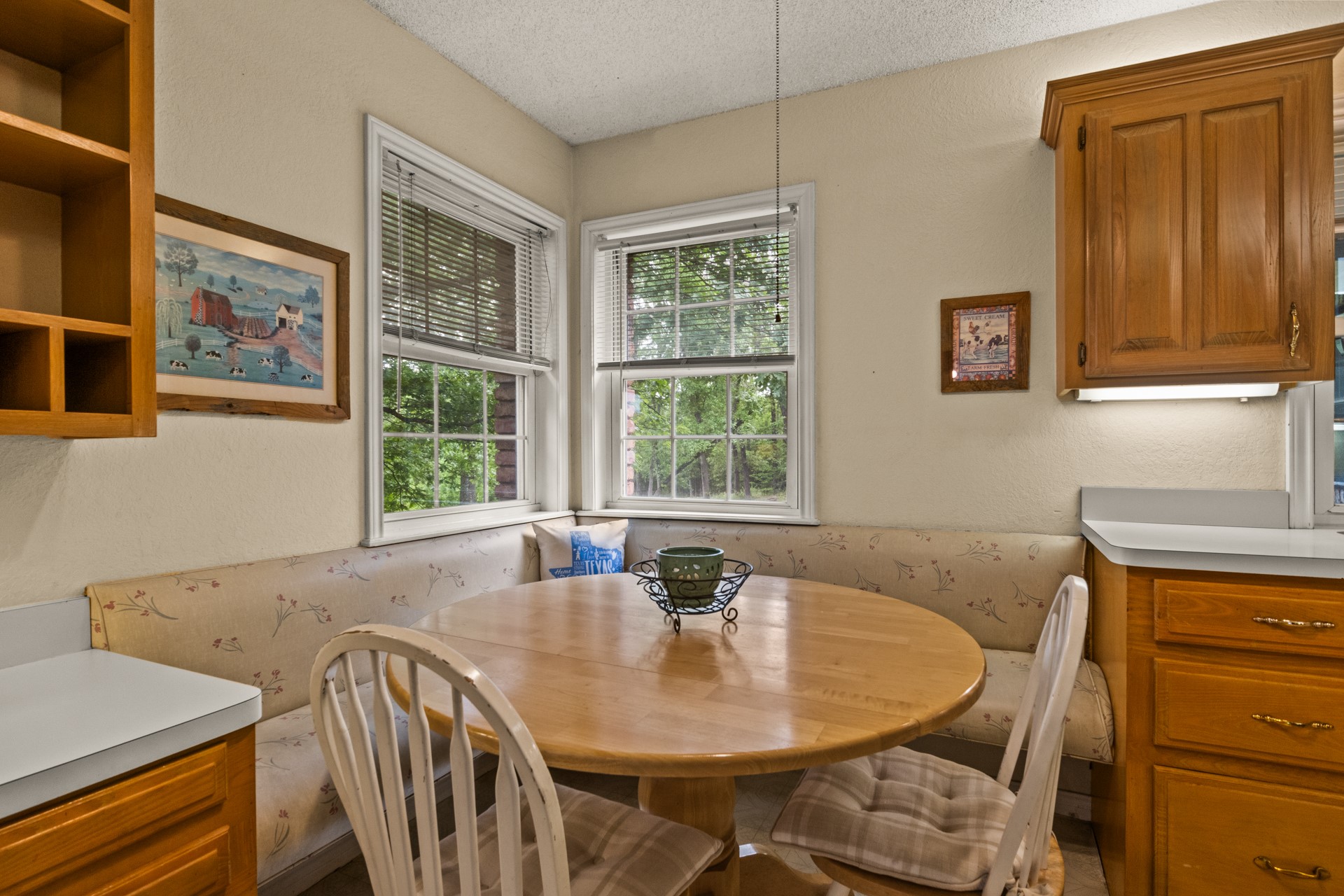 351 Private Road 8572