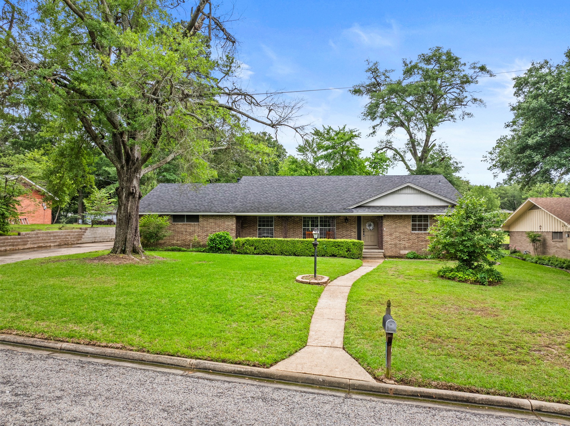 306 Dellwood Drive