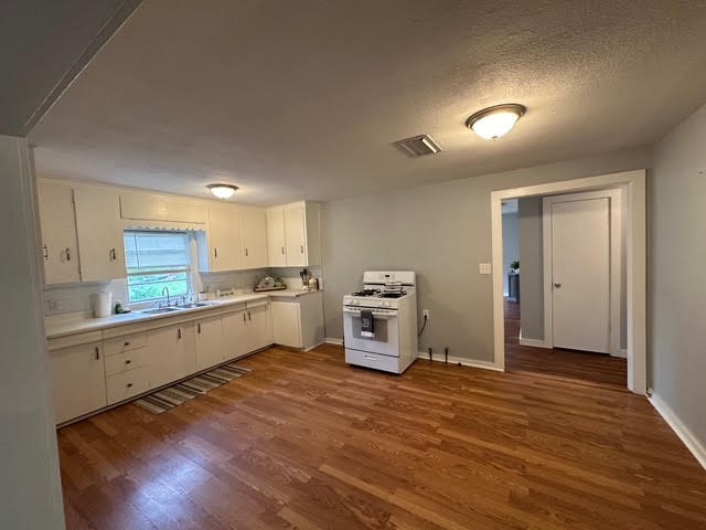 405 Walnut Street