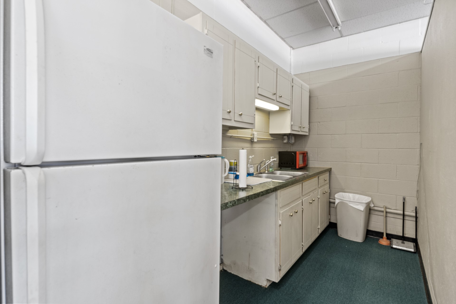 3725 N State Line Avenue