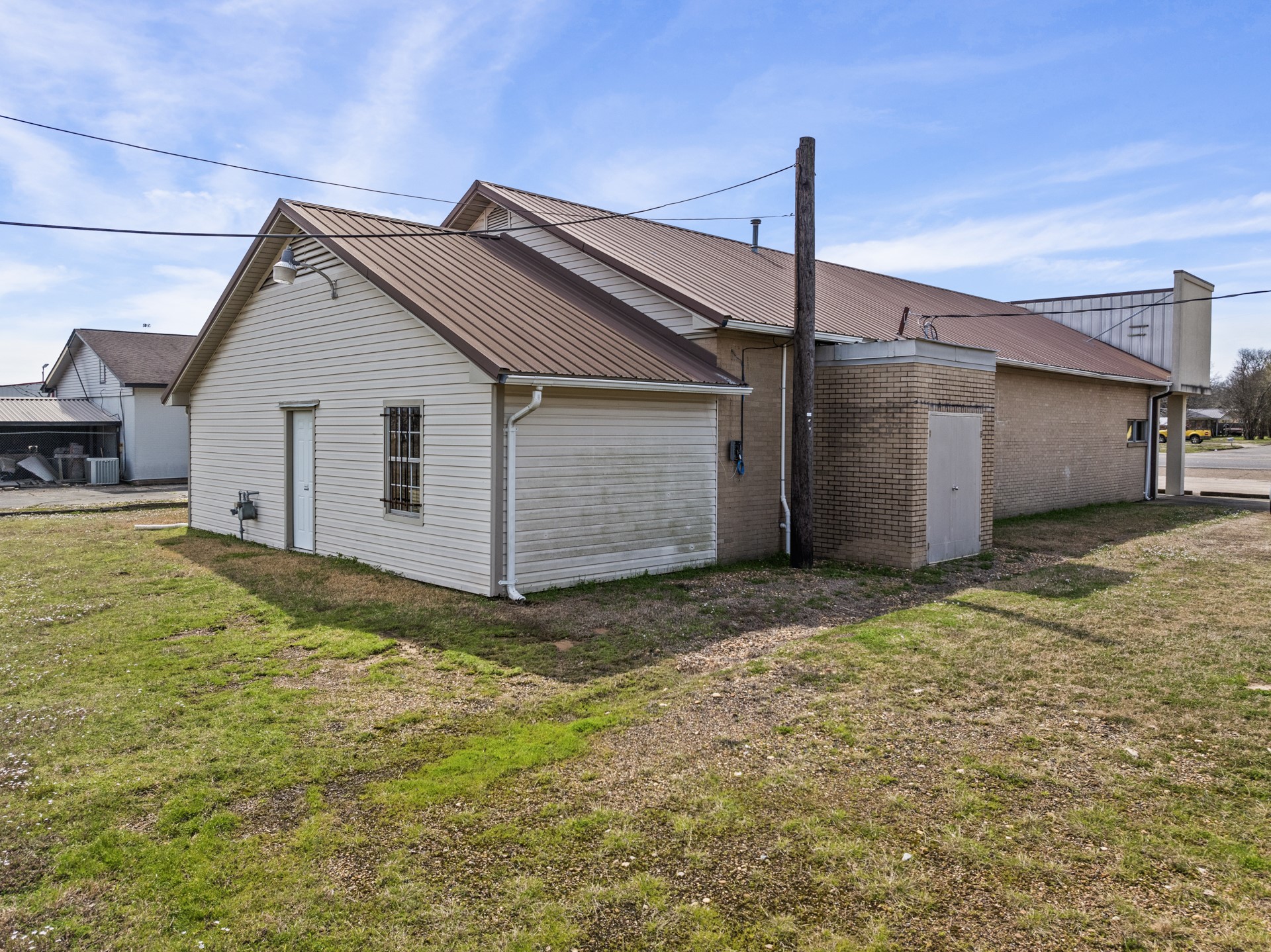 412 N McCoy Boulevard