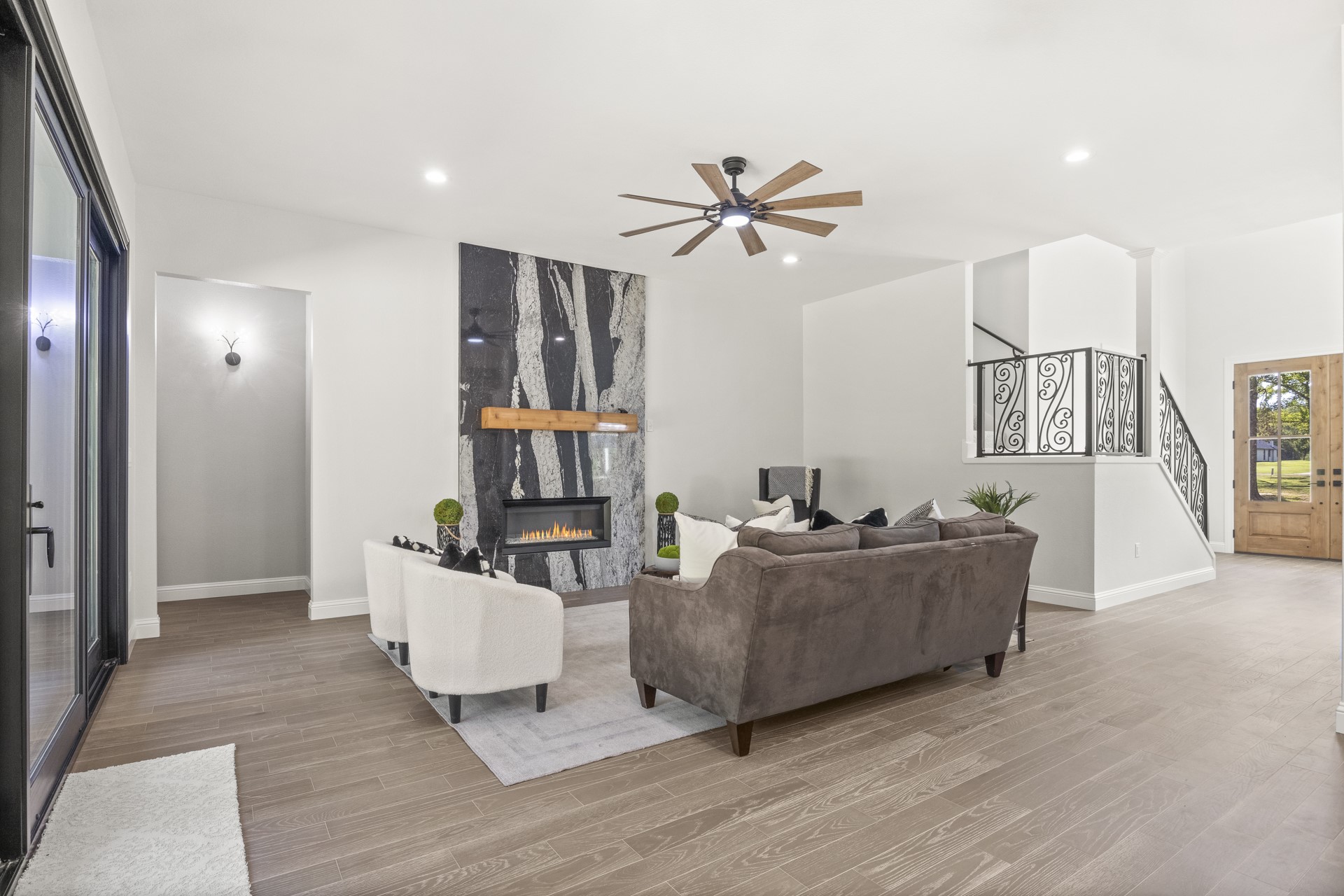 1013 Silver Lake Circle