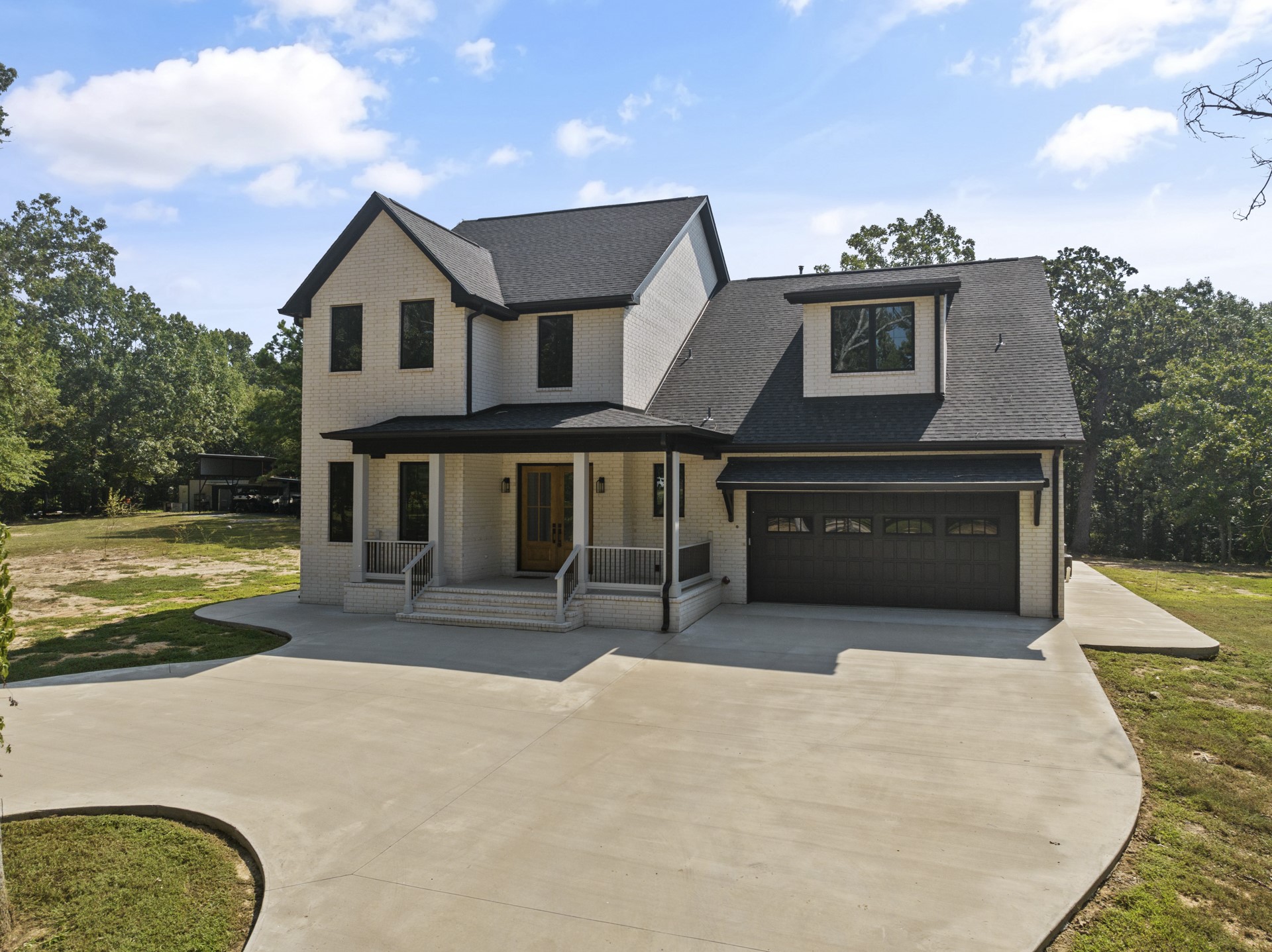 1013 Silver Lake Circle