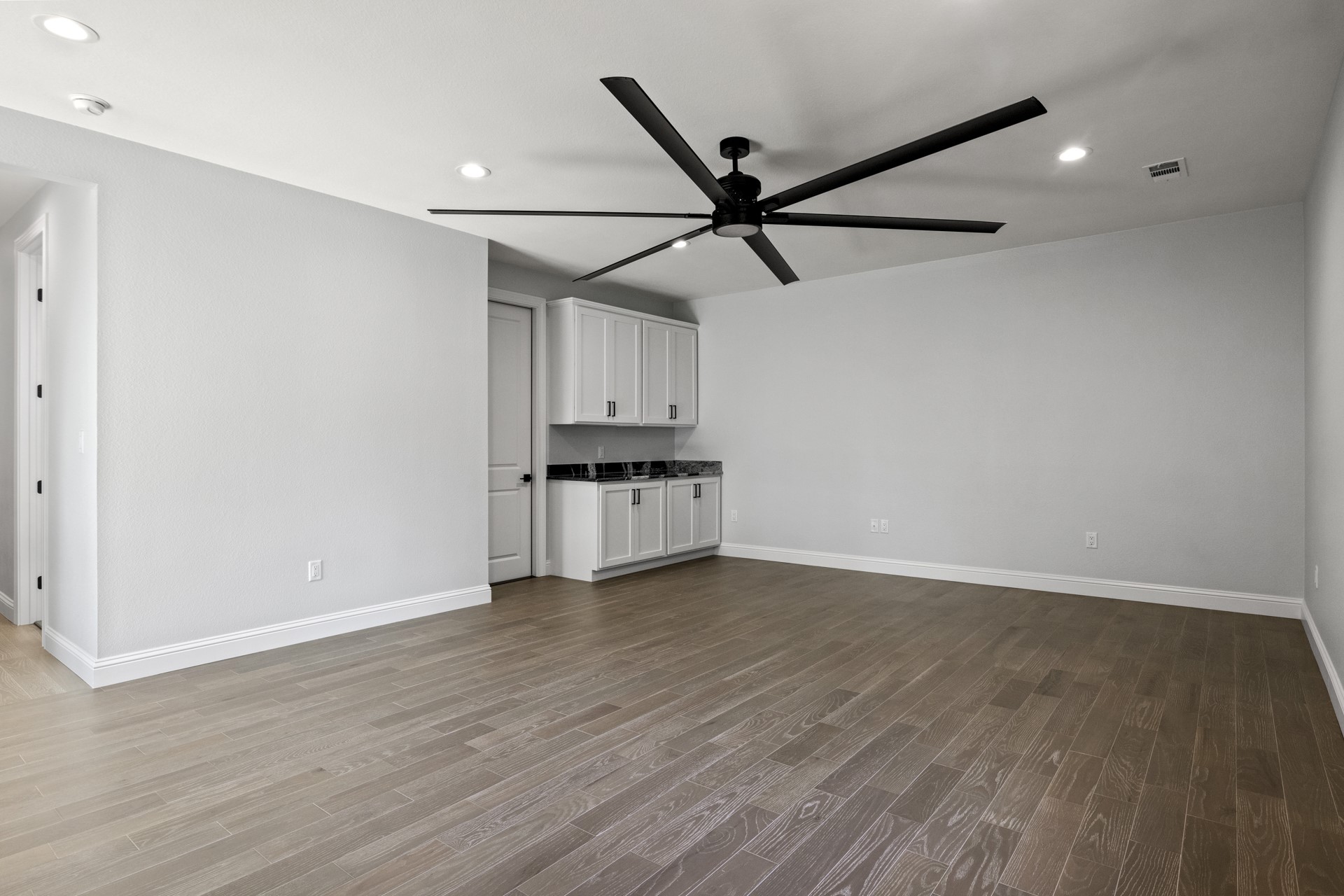 1013 Silver Lake Circle