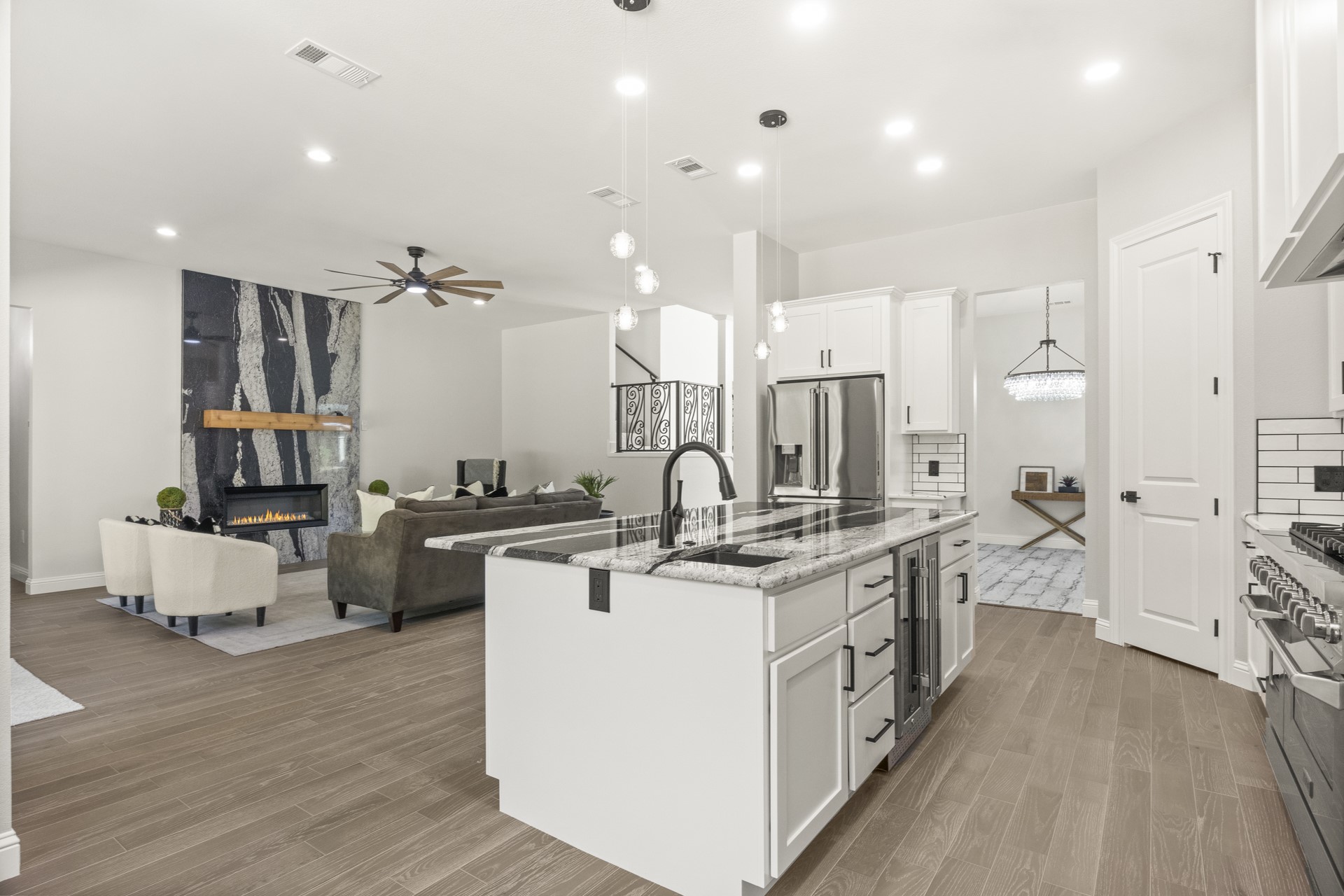 1013 Silver Lake Circle