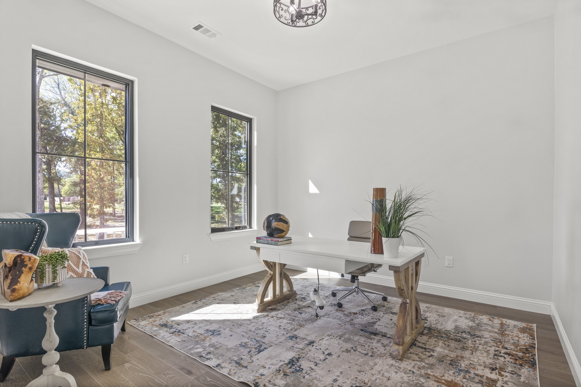 1013 Silver Lake Circle