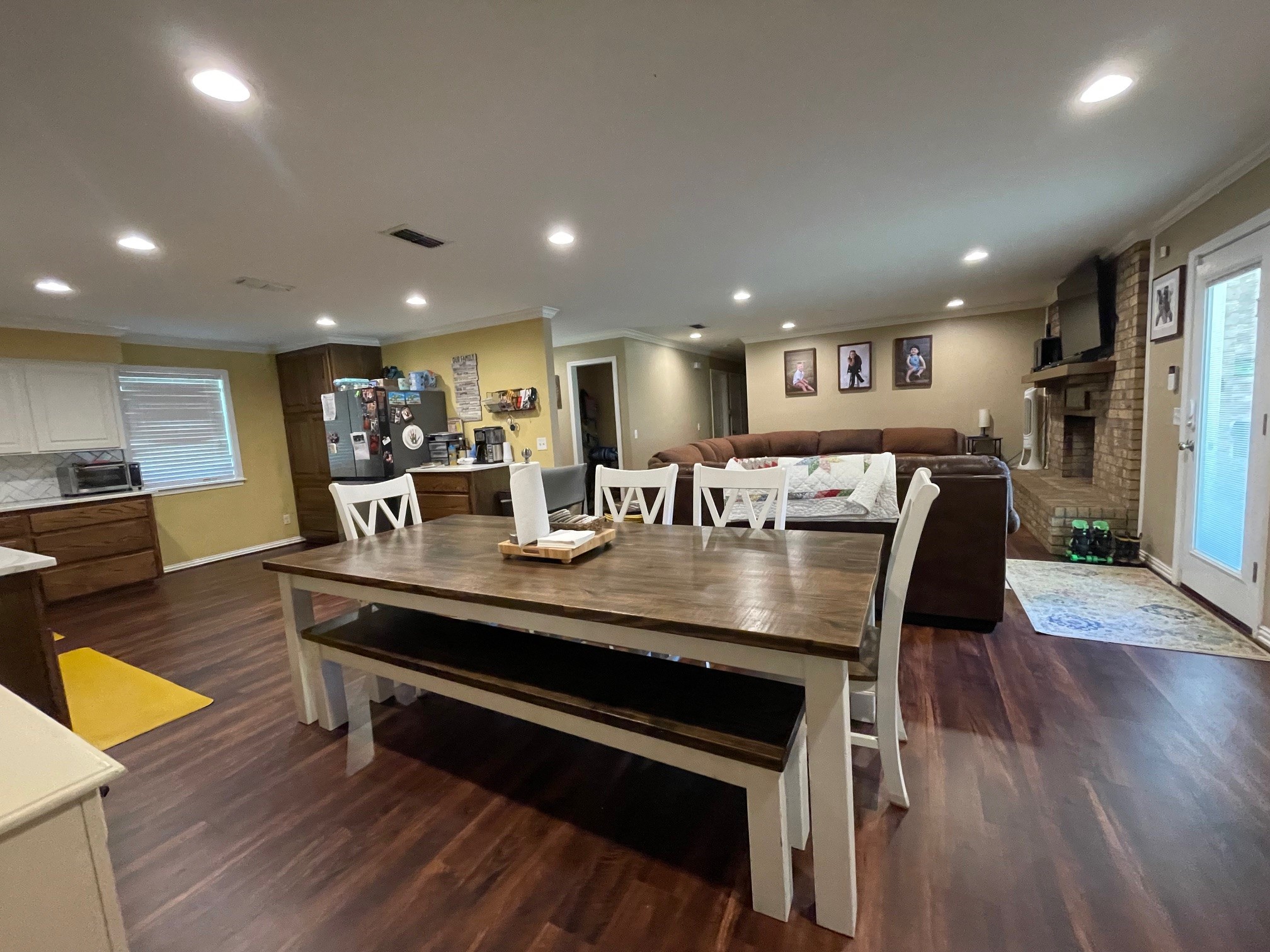 4054 Lakeshore Drive