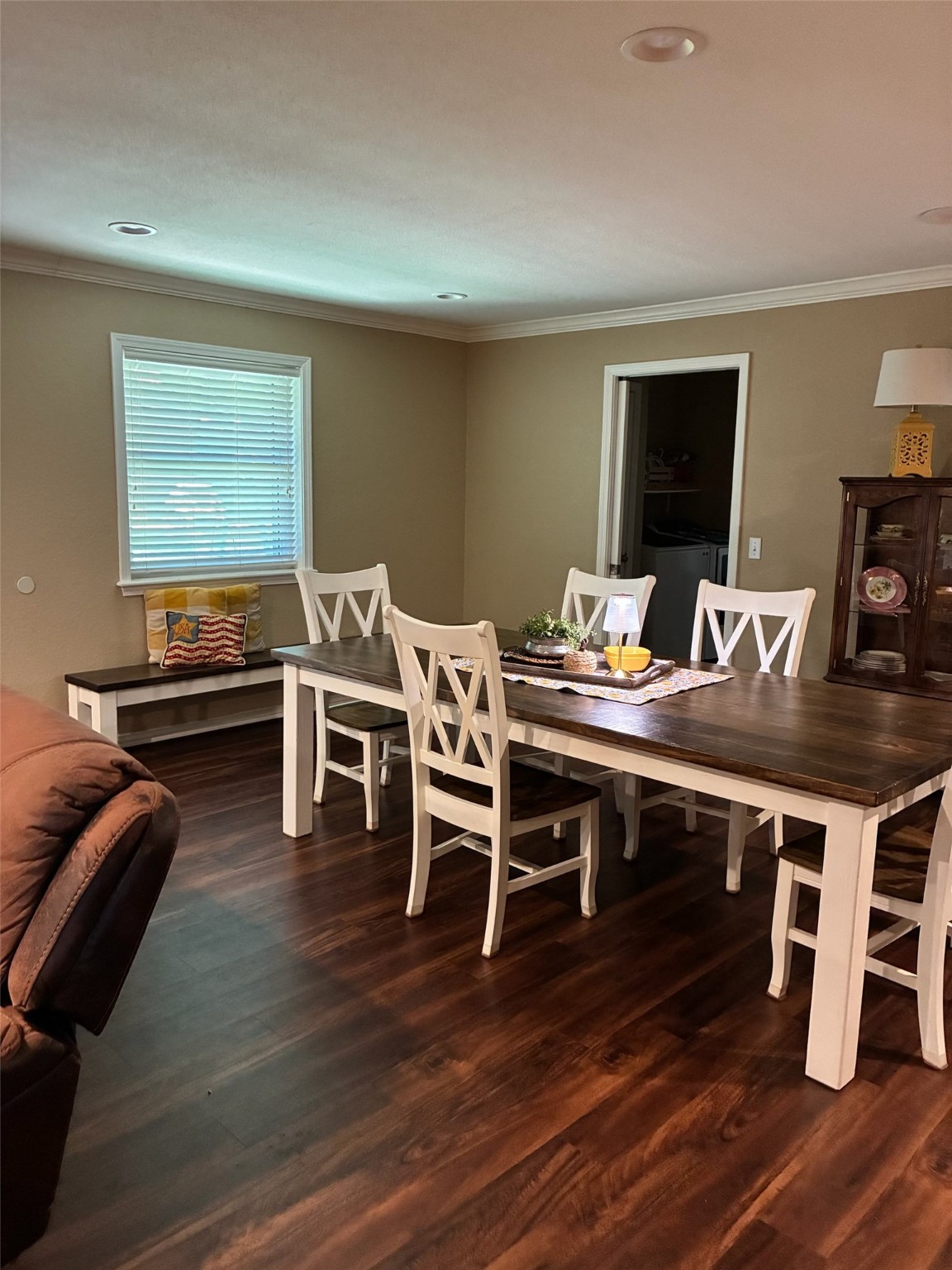 4054 Lakeshore Drive