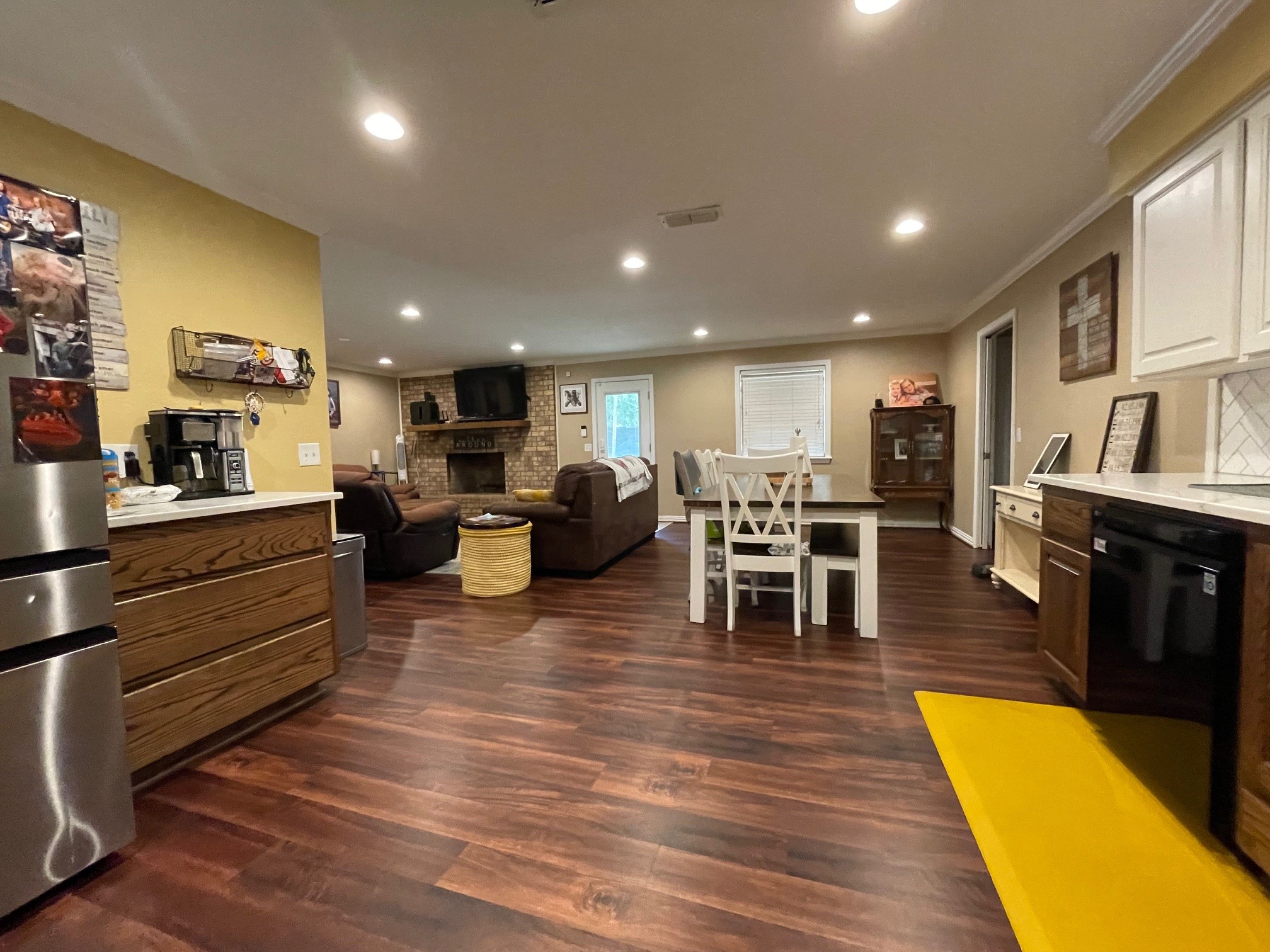 4054 Lakeshore Drive