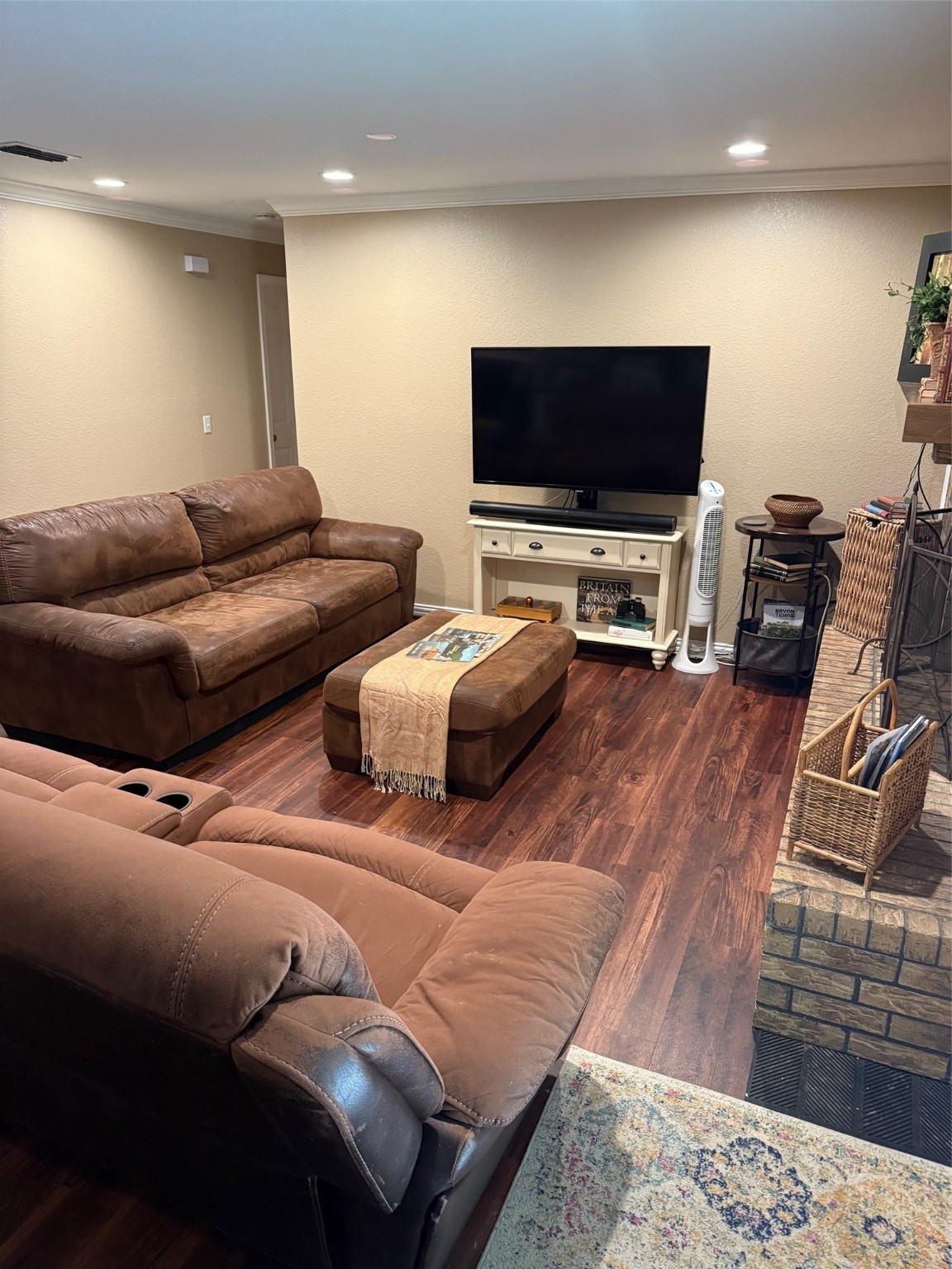 4054 Lakeshore Drive