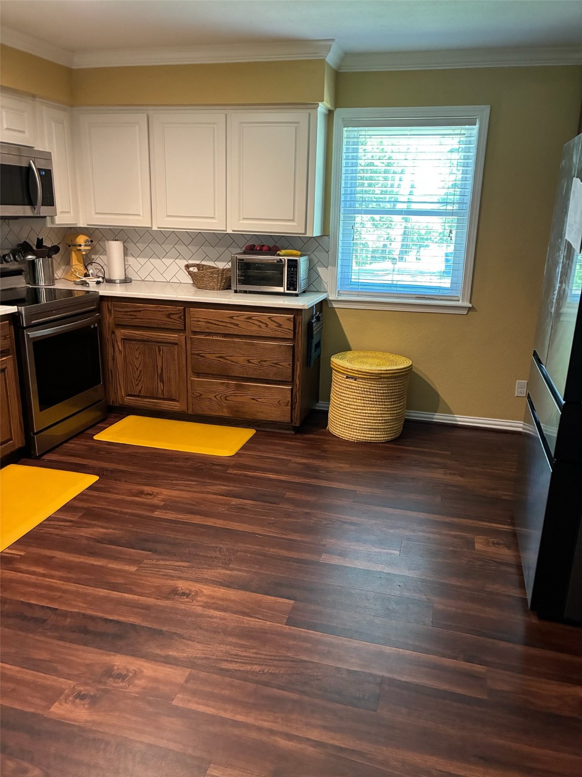 4054 Lakeshore Drive