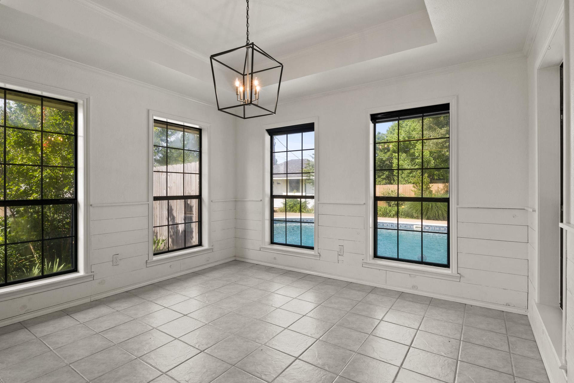 2713 Sleepy Hollow