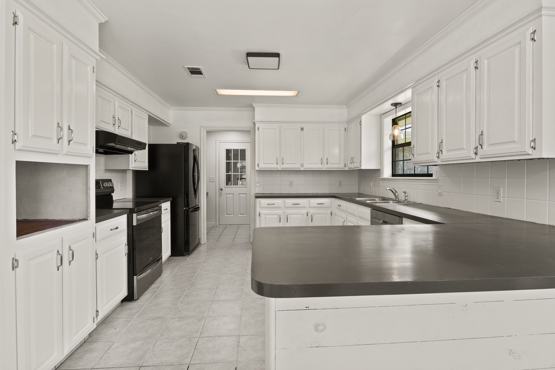 2713 Sleepy Hollow
