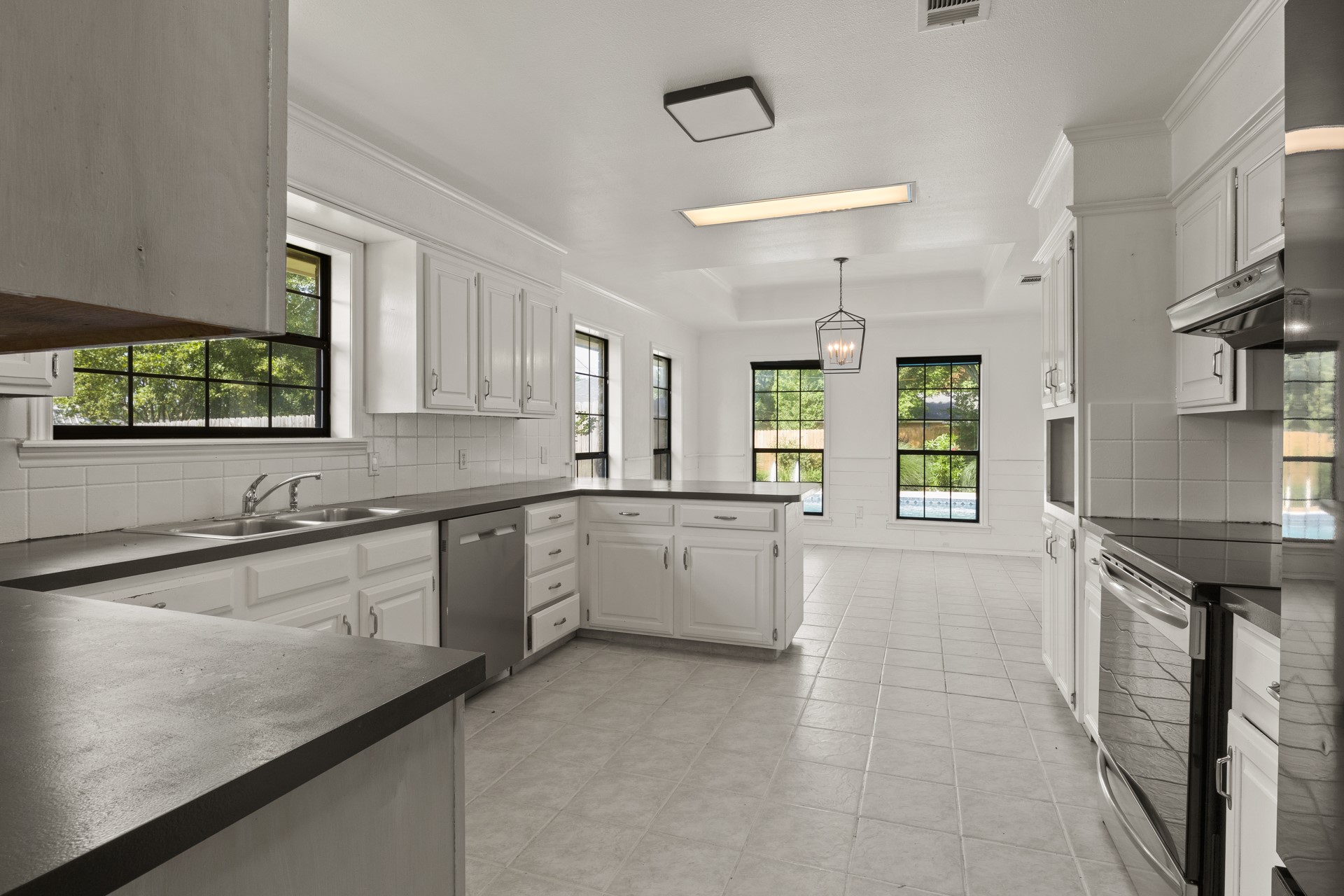 2713 Sleepy Hollow