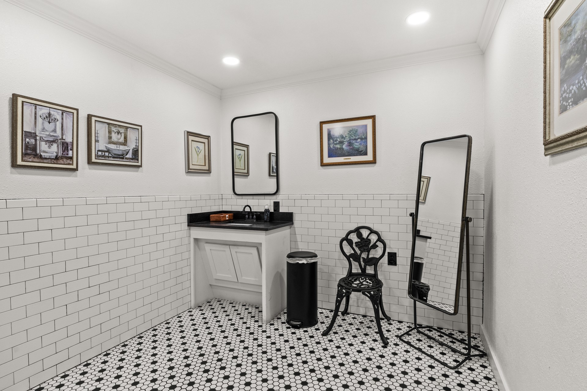 112 W 2nd Street