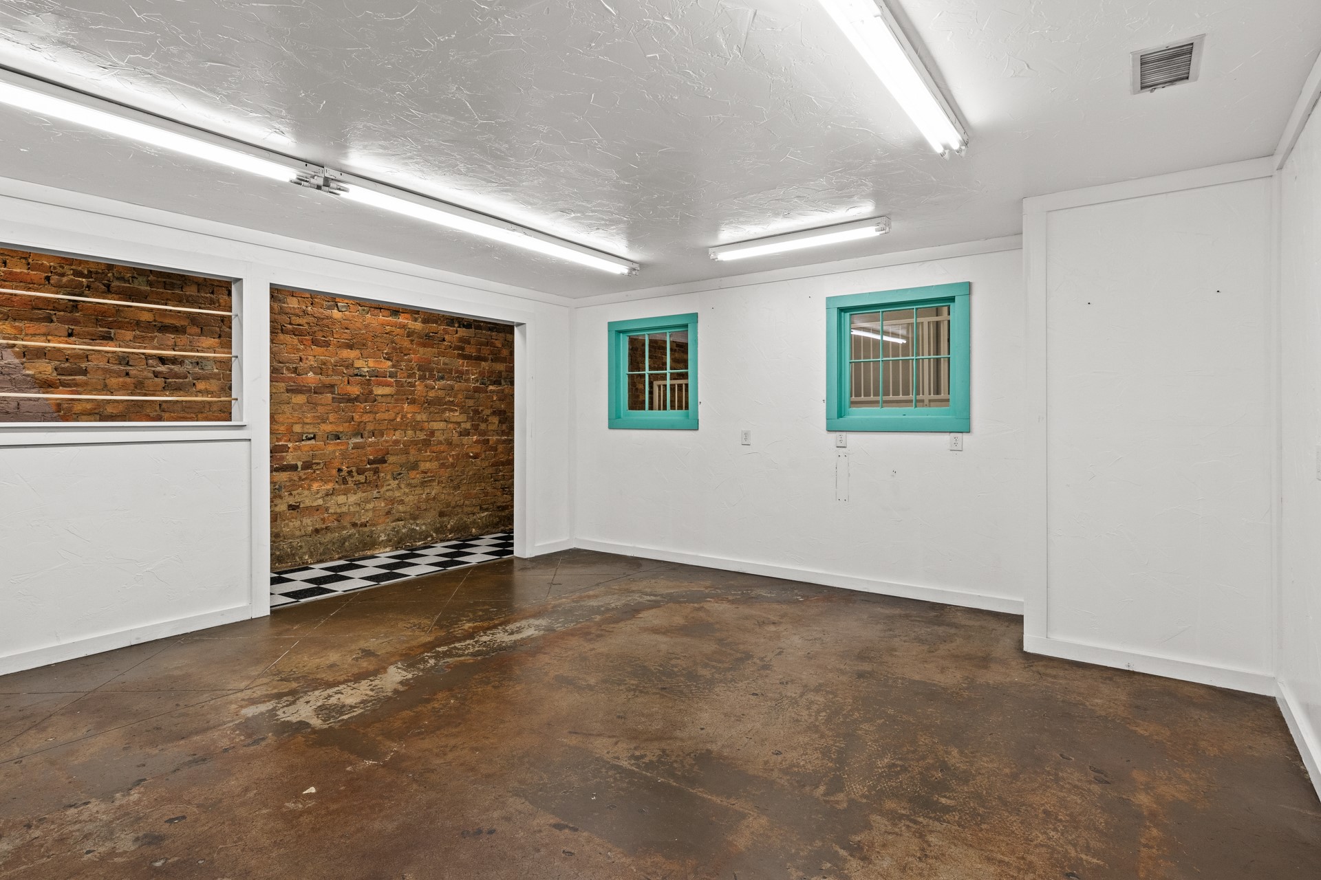 112 W 2nd Street