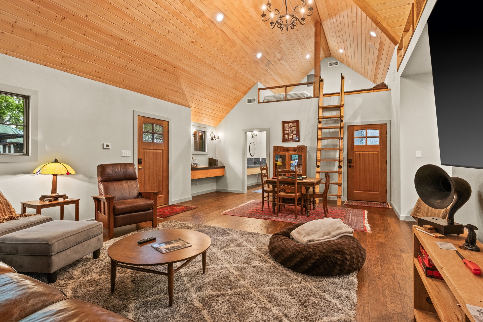 1509 Panther Creek Pass