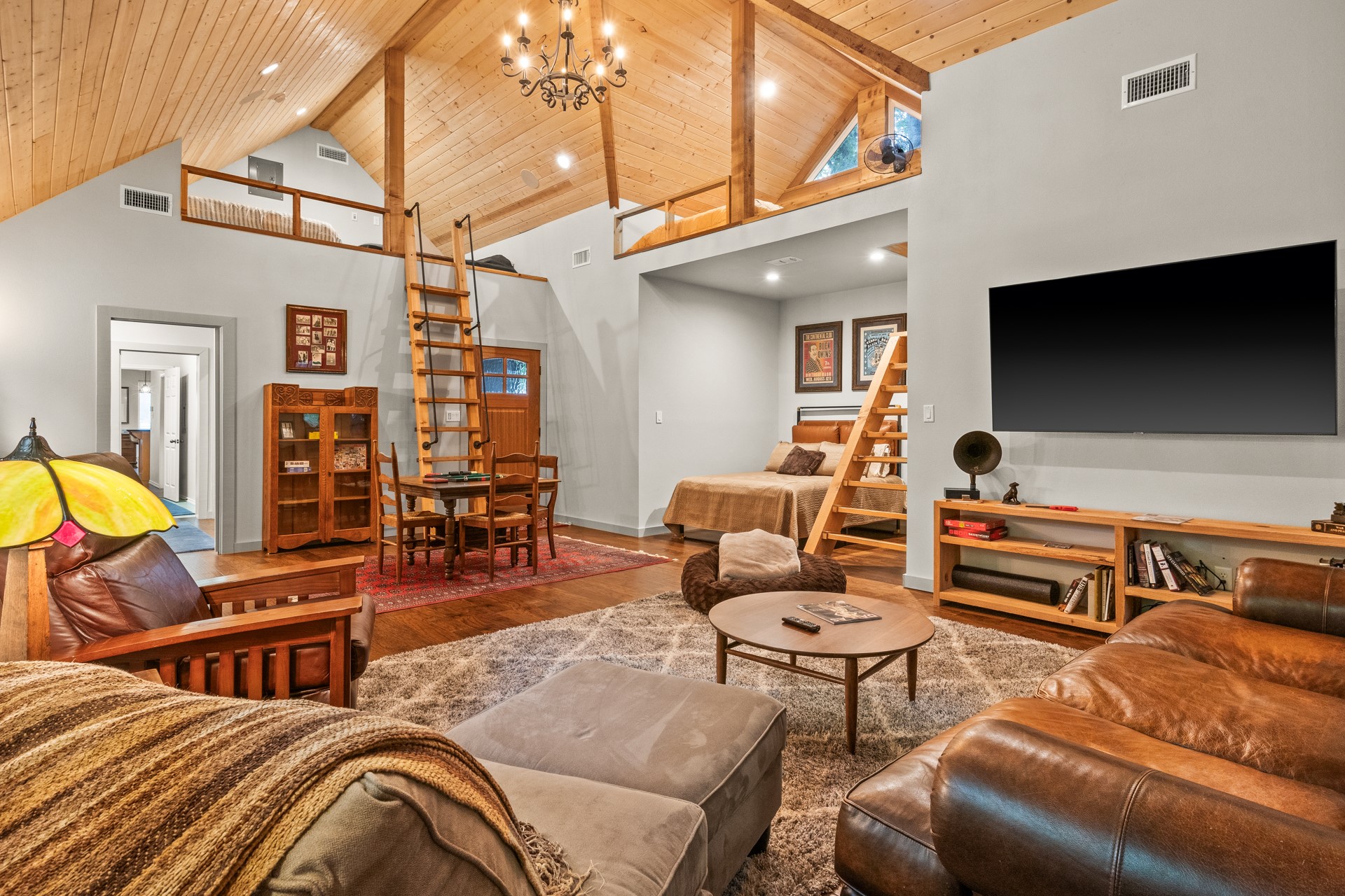 1509 Panther Creek Pass