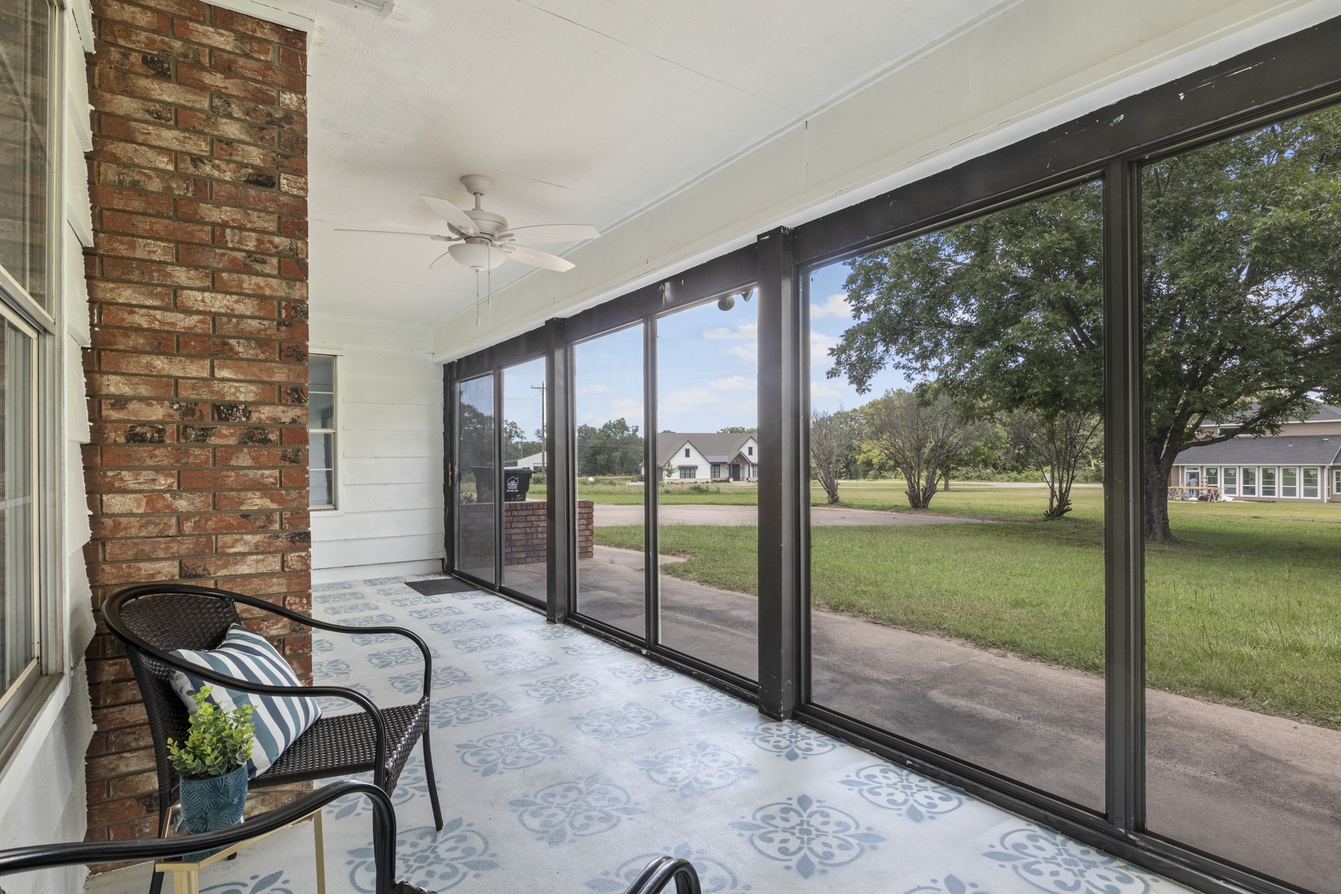 5161 N Highway 271