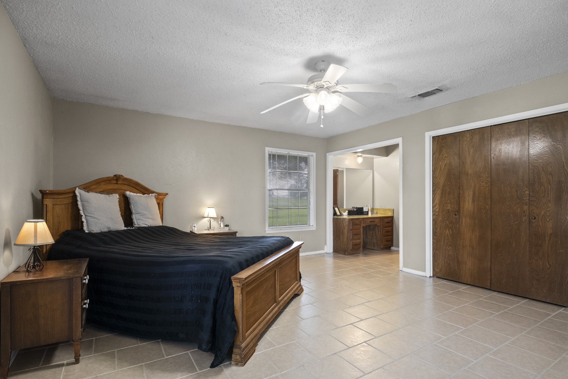 5161 N Highway 271