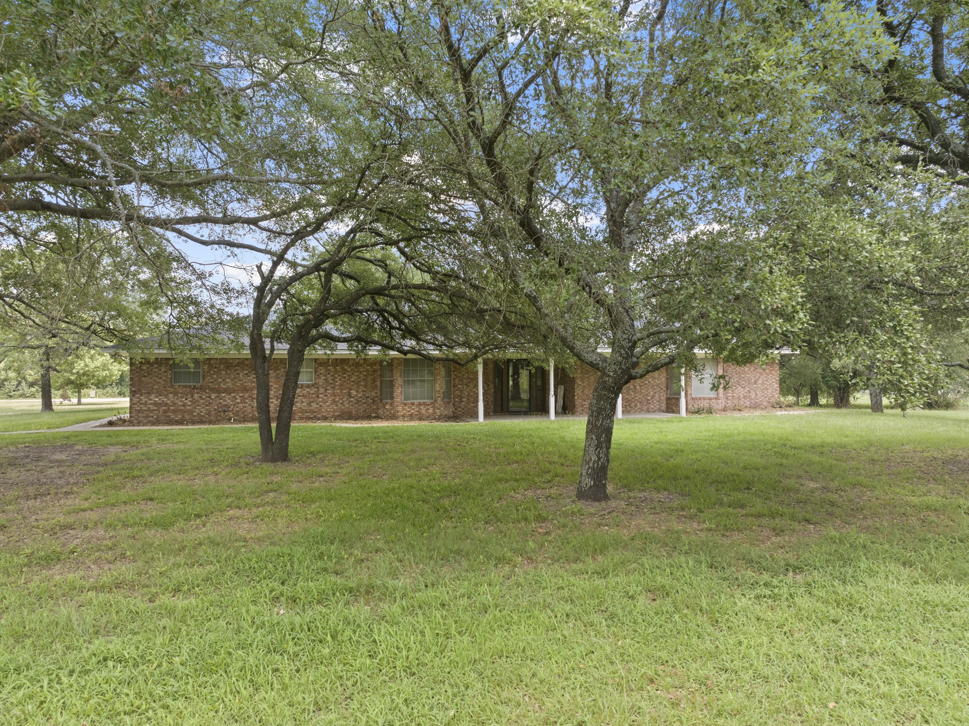 5161 N Highway 271