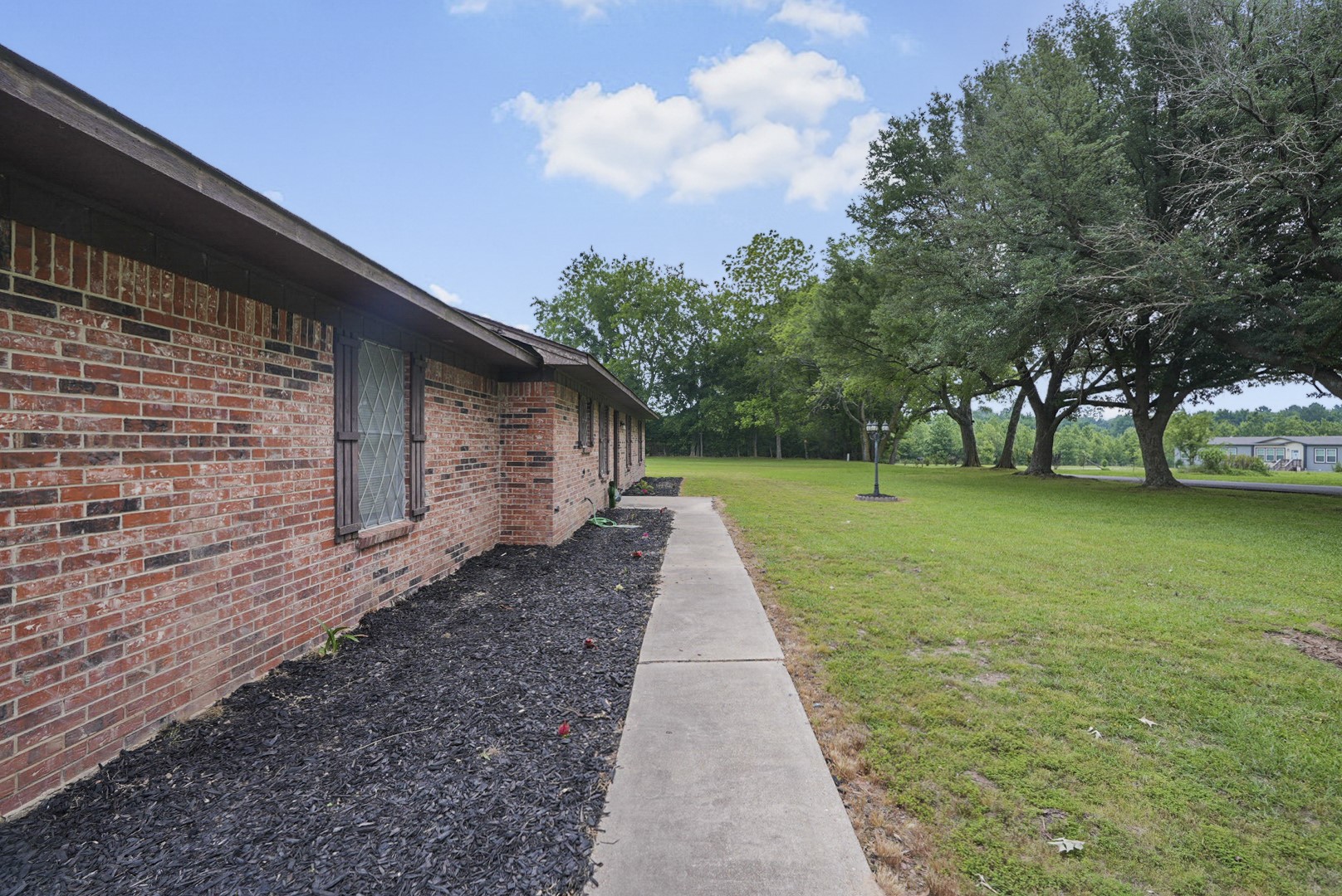 1045 County Road 3210