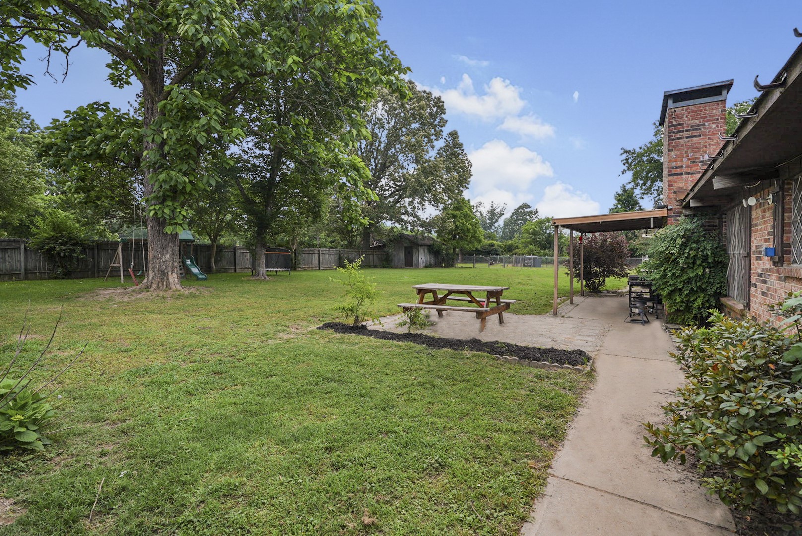 1045 County Road 3210